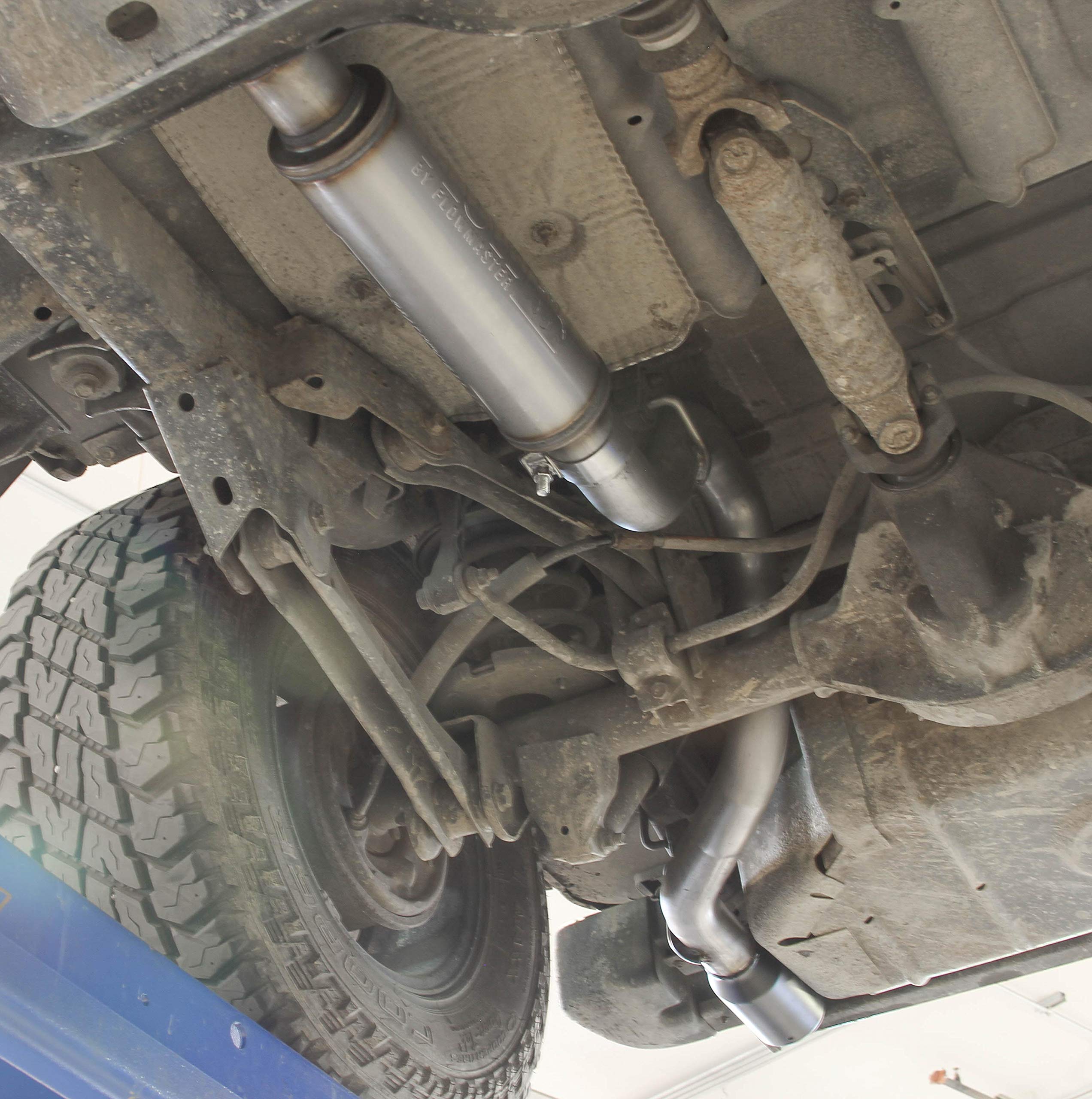 Flowmaster FlowFX 717880 Cat-Back Exhaust Kit 2.5 Inch 409 Stainless Steel 3.5 Inch Black Ceramic Coat Stainless Steel Tip Compatible with 1997-1999 Jeep Wrangler TJ 2.5L 4.0L
