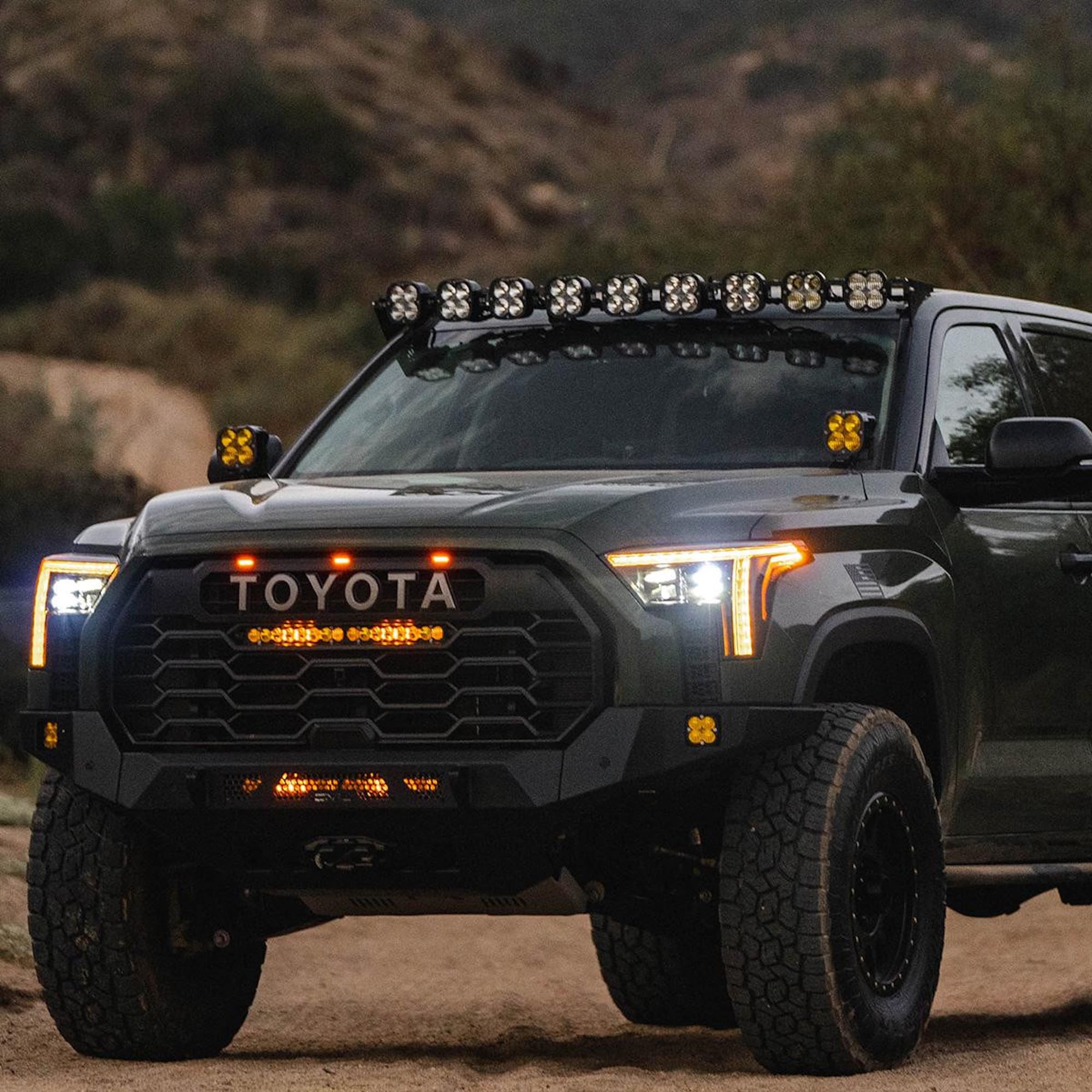 Linkable Baja Designs 9XL LED Roof Bar Light Kit for Toyota Tundra Trucks - 9 PCS LED with Wiring Harness, Brackets