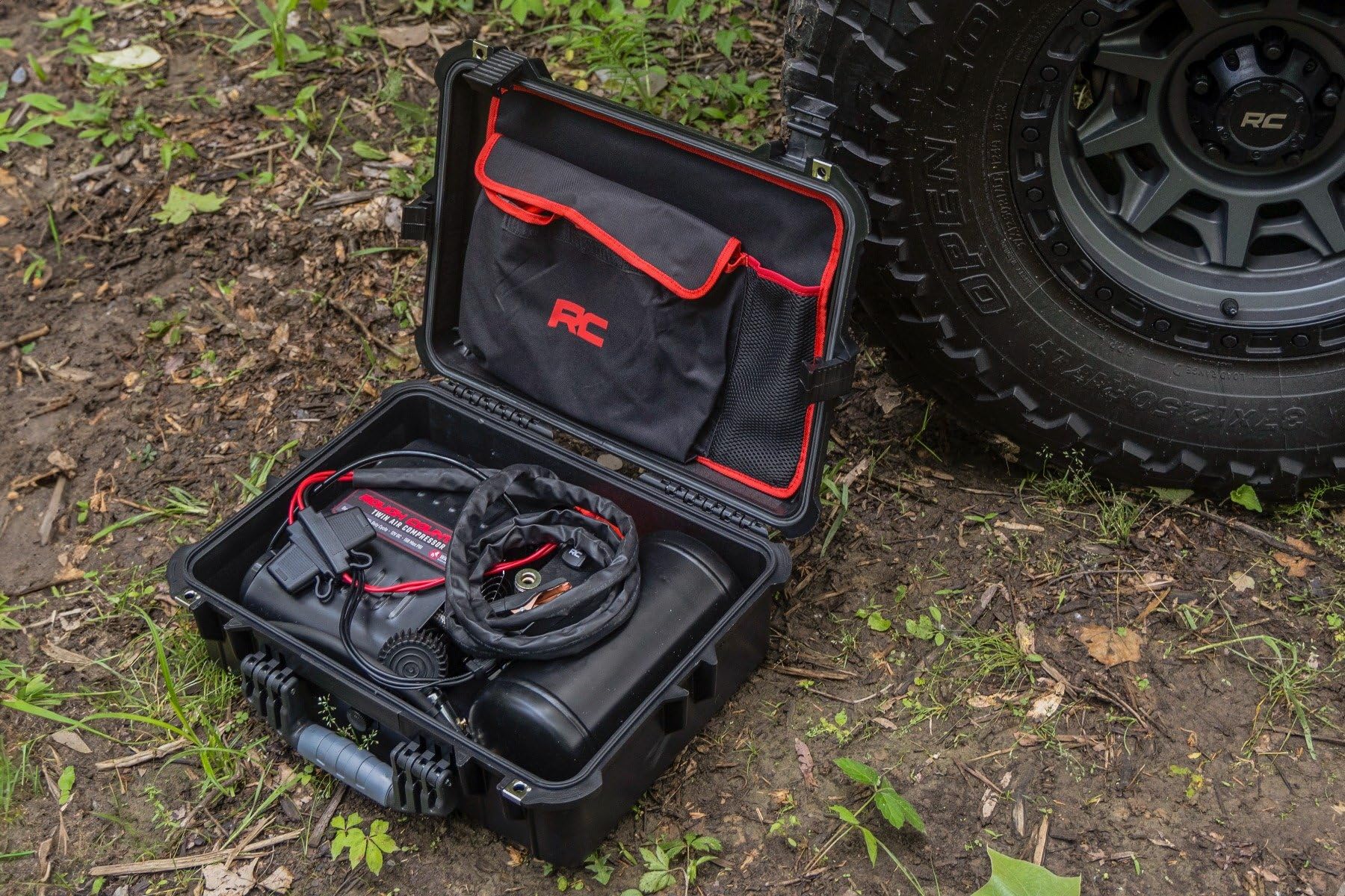 Portable Rough Country Twin Air Compressor | 12V | 150PSI | 6.16 CFM - RS208A
