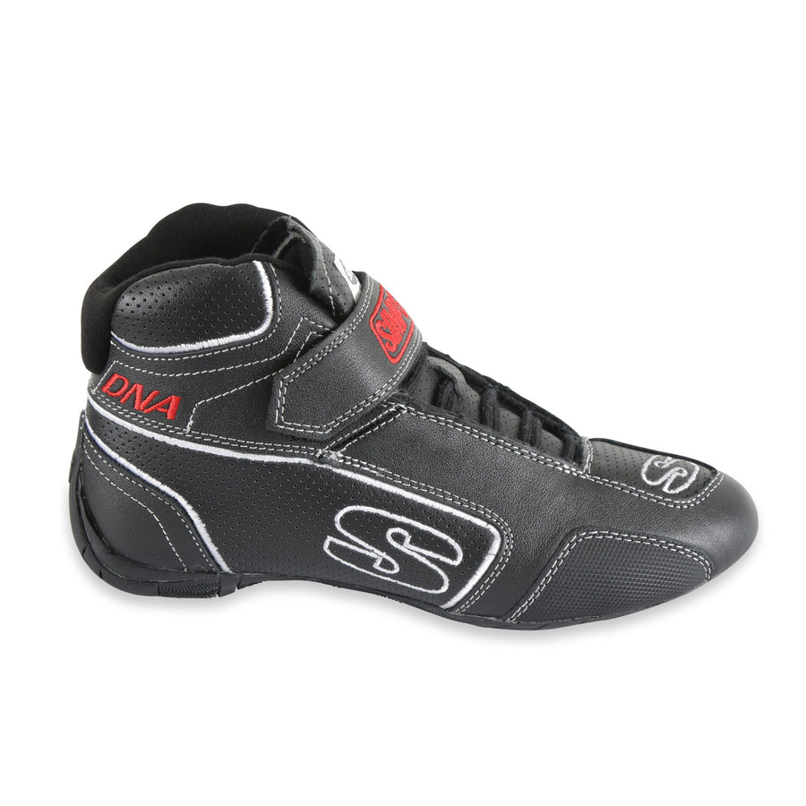 DA600W SIMPSON Shoe DNA (Size 6 Black/White)