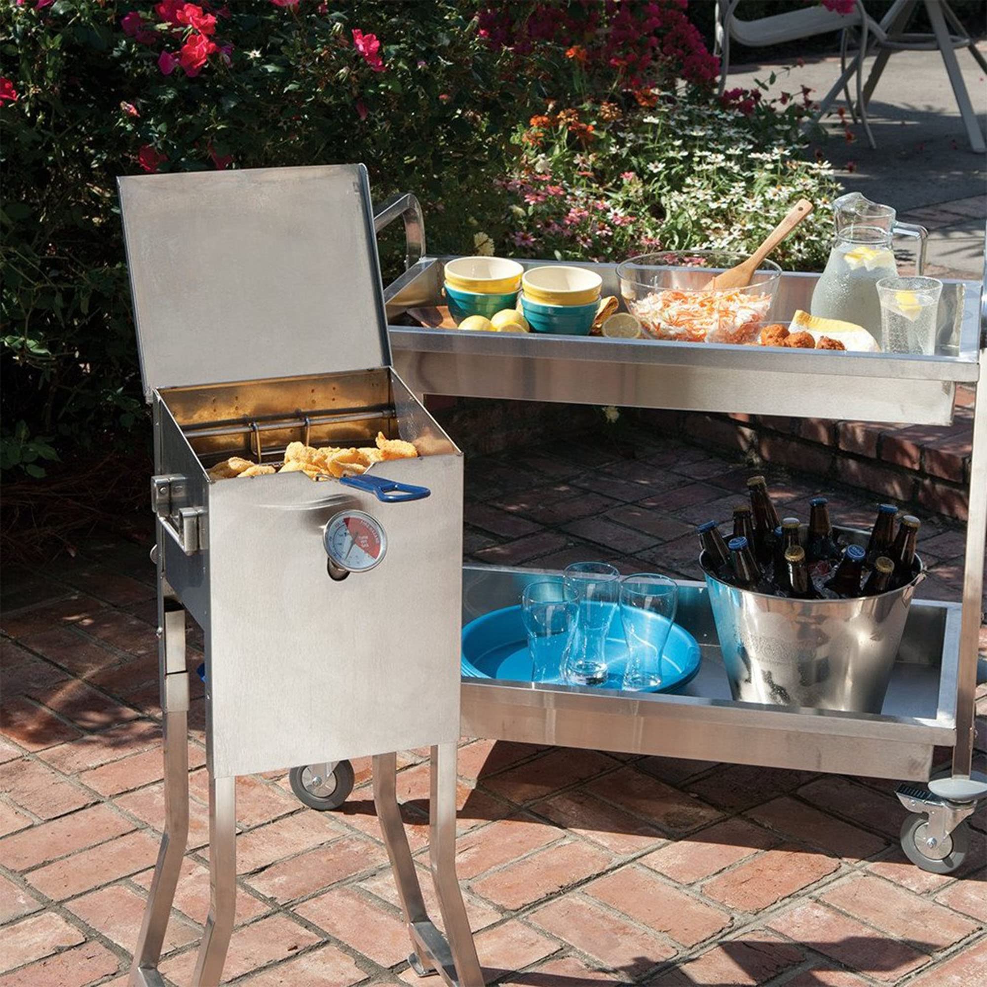 Bayou Classic 700-725 Stainless 2.5-gal Fryer Freestanding or Table Top Includes Stainless Mesh Basket Fry Thermometer Drain Valve High Pressure Regulator w/ 48-in Stainless Braided LPG Hose