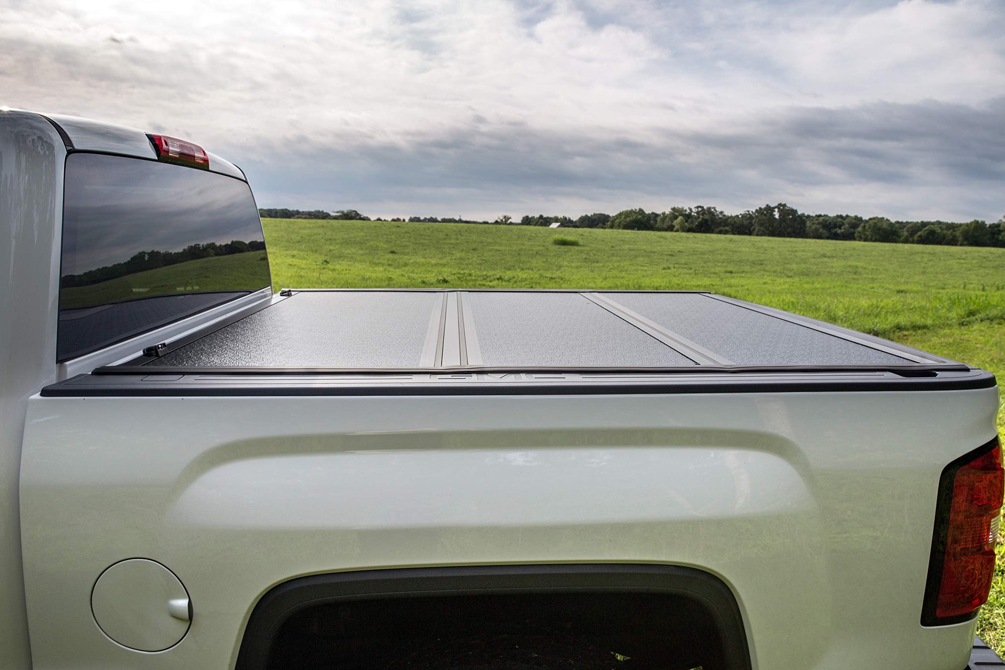 Flush TFX TONNEAU Hard Tri-Fold Ram 5.5 09-16