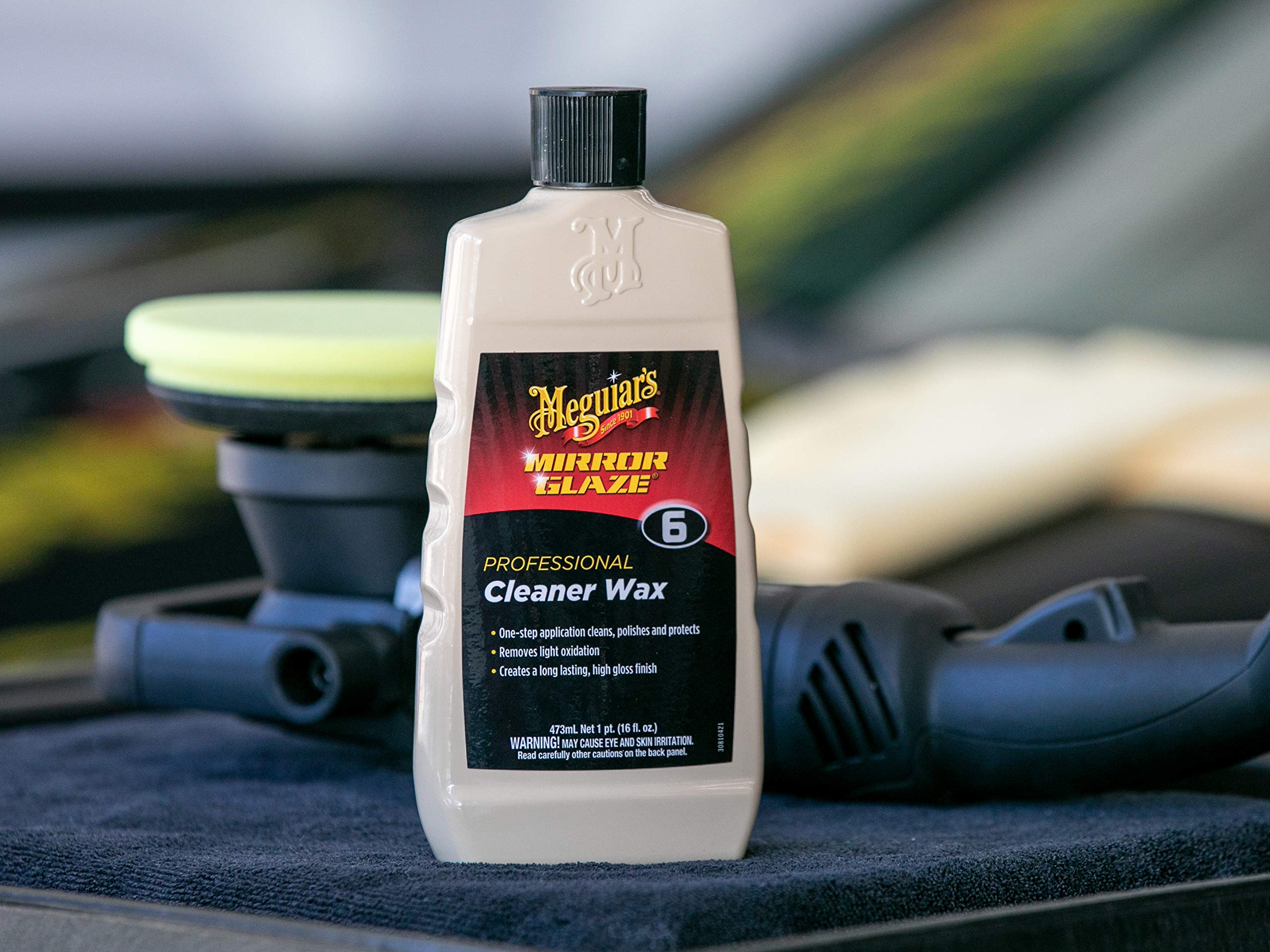 Meguiar's Cleaner Wax Professional M0616 - Swirl and Scratch Remover, Car Polish, and Car Wax in One Liquid - One-Step for Professional Detailing, 16 Oz (Packaging May Vary)