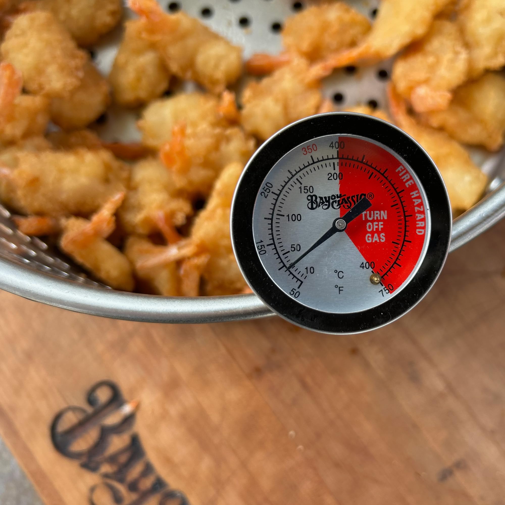 10-qt Bayou Classic Stainless Steel Fry Pot Perfect For Frying Fish Shrimp Chicken Hushpuppies and Fries Includes Stainless Steel Perforated Basket 5-in Frying Thermometer and Stainless Lid
