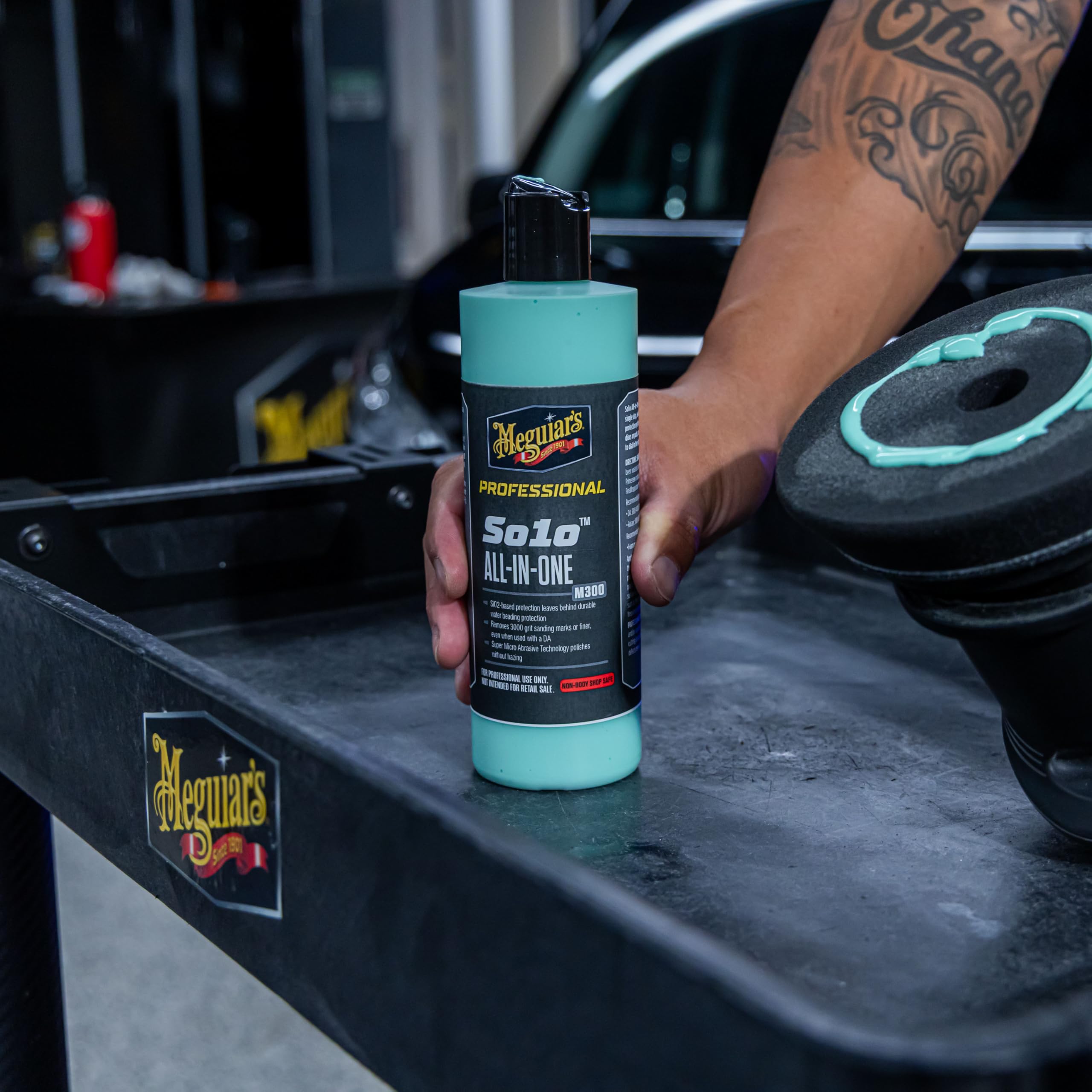 Meguiar's Dispenser Professional Bottle D9916 - Empty Squeeze Bottle with Self-Cleaning Pop Top to Prevent Clogs, Perfect for a Variety of Detailing Products, Refillable Dispenser Bottle, 16 Oz
