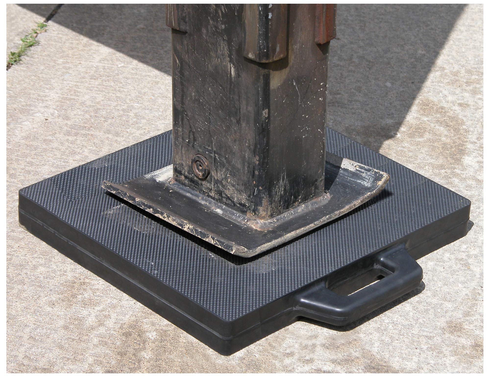 Buyers Products Rubber OP24X24R Outrigger Pad, 24 X 24 X 2 Inch Thick, Solid Rubber Crane Pad with Textured Surface and Built-in Handle, Ideal Pad for Concrete, Paved Surfaces and Off-Road Use