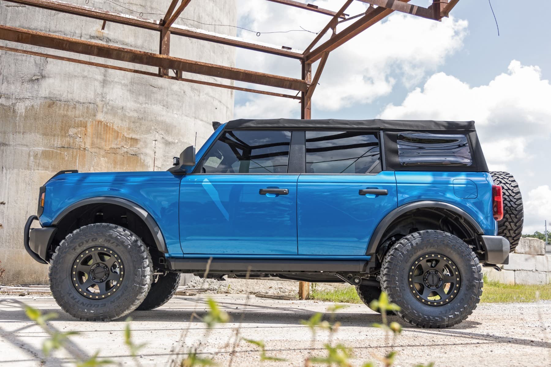3.5" Rough Country Suspension Lift Kit for Ford Bronco 4WD (2021-2024)