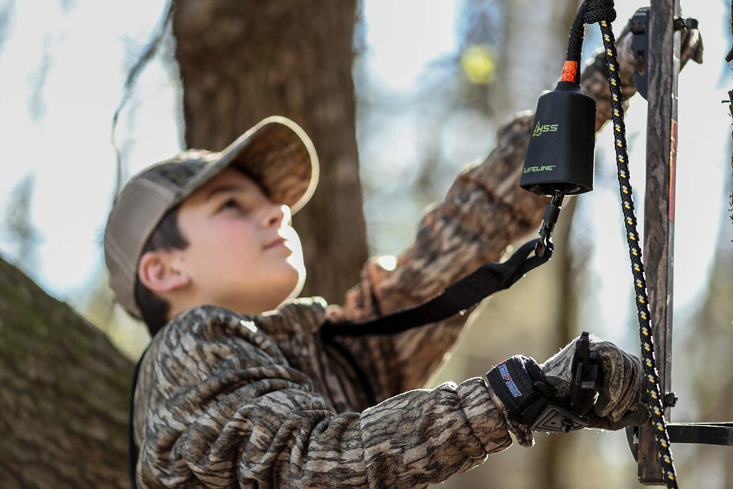 Hunter Safety System HSS Youth Tree-Stand Safety Harness Lil' Treestalker, Provides The Utmost Safety For Kids, Mossy Oak Bottomland