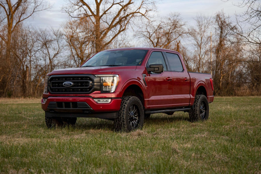 3" Rough Country Bolt-On Lift Kit w/M1 Struts for 21-24 Ford F-150 4WD - 41440