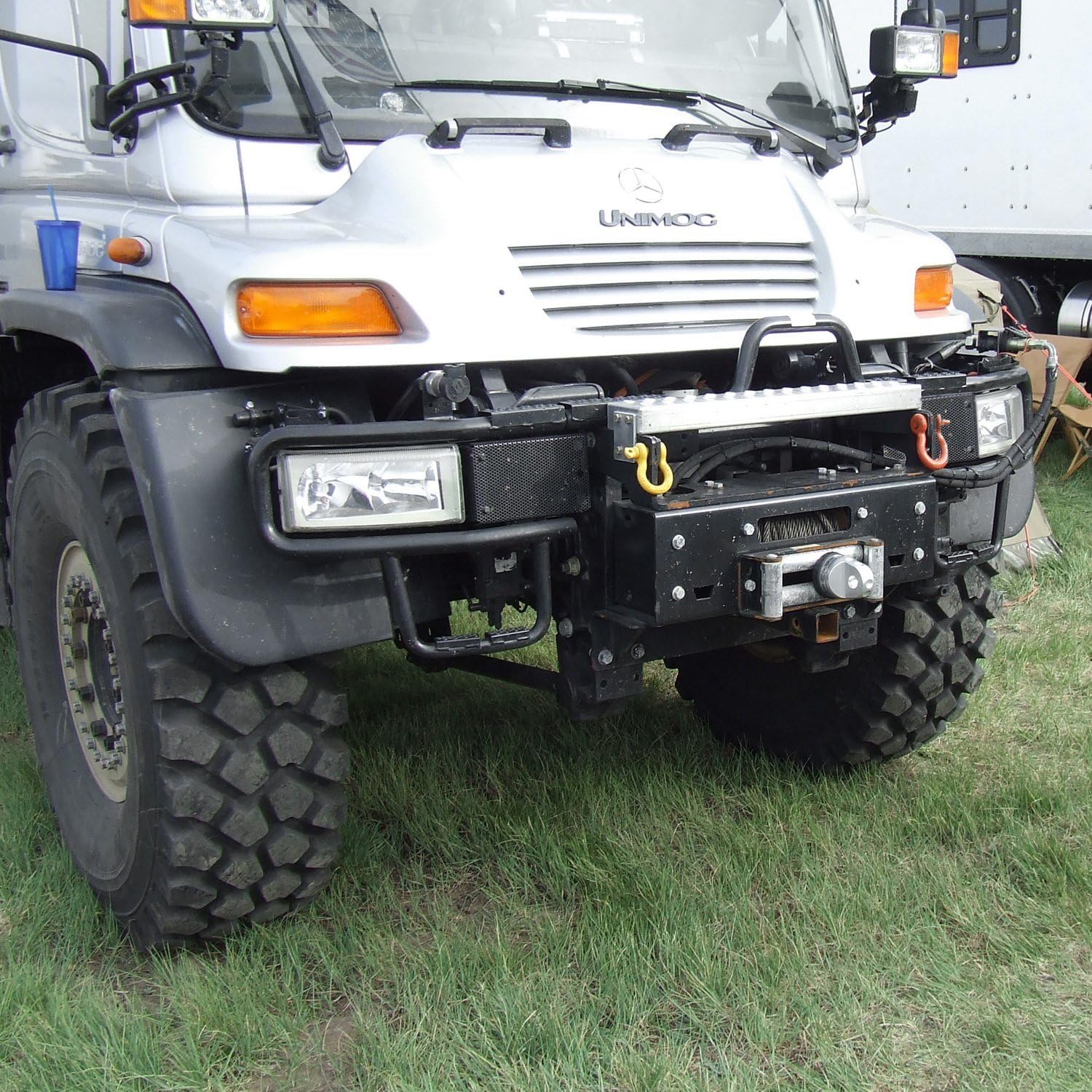 ProLink Factor 55 Winch Shackle Mount for Large Overland and Military-Style Vehicles, Fits Lines Up to 1/2" Diameter - Silver