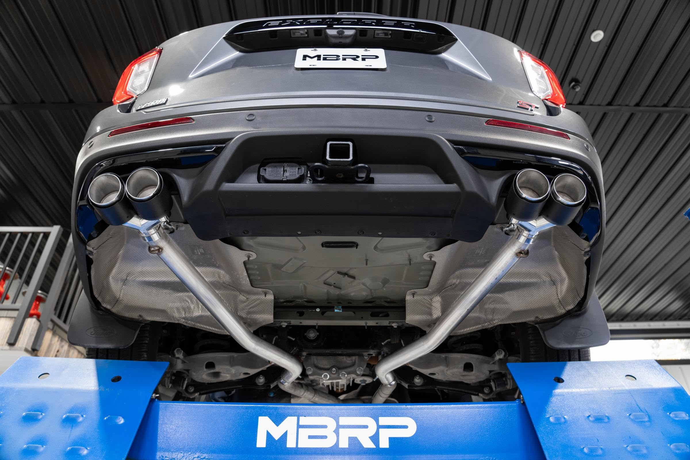 20-21 Ford Explorer ST MBRP 3.0L EcoBoost Dual Rear Exit Axle Back w/Quad Carbon Fiber Tips - T304