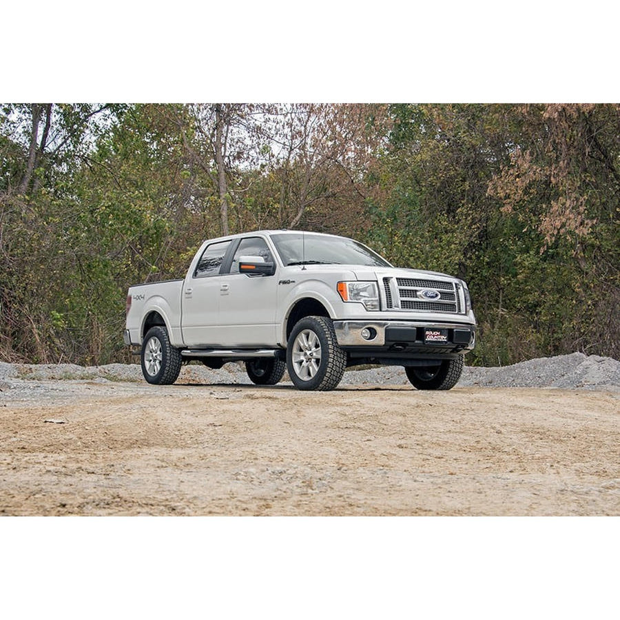 2" Rough Country Leveling Lift Kit w/M1 Struts for 09-13 Ford F-150 4WD - 56840
