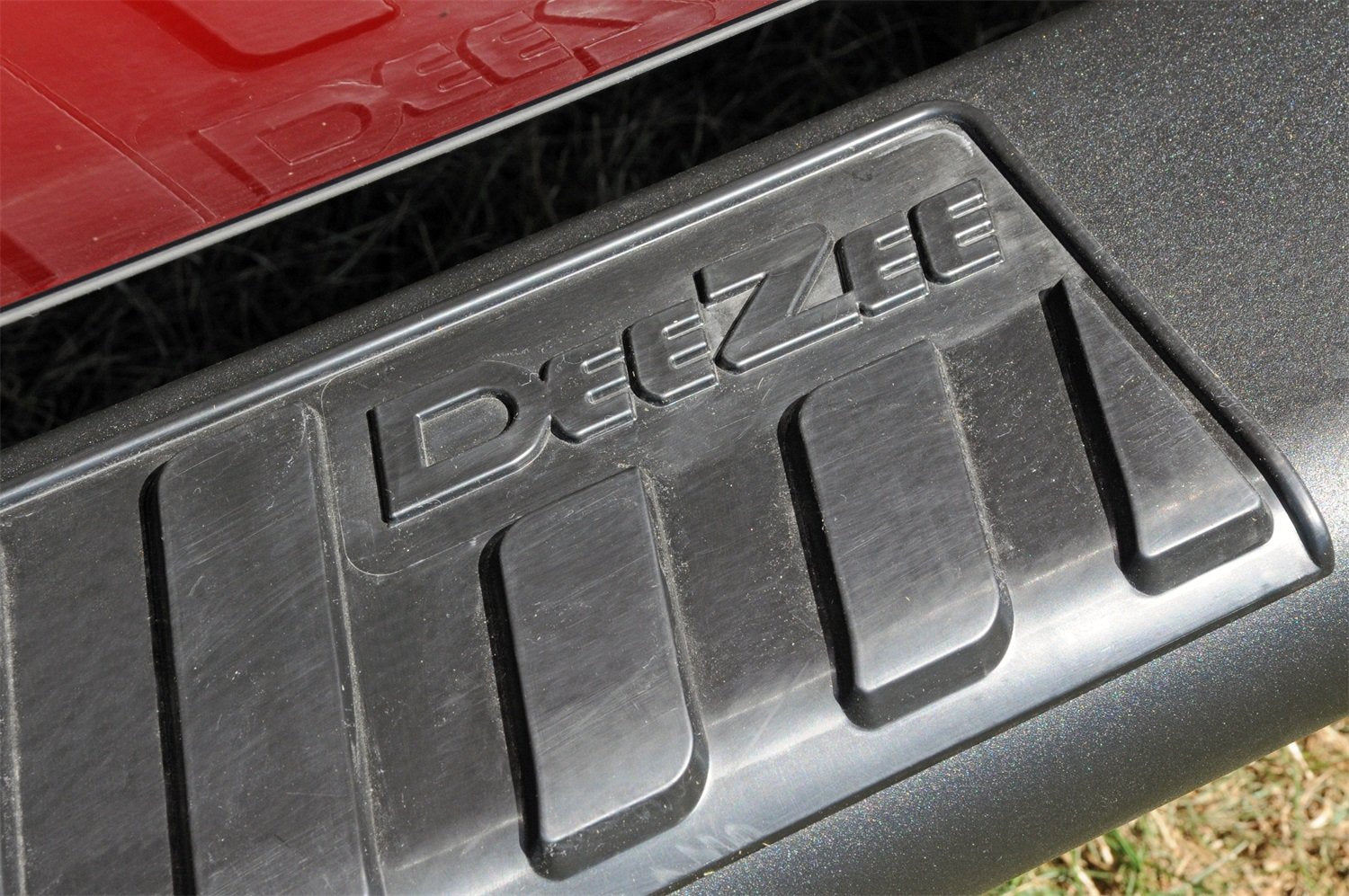 Dee Zee 6" Oval Texture Black Steel Side Steps DZ16111