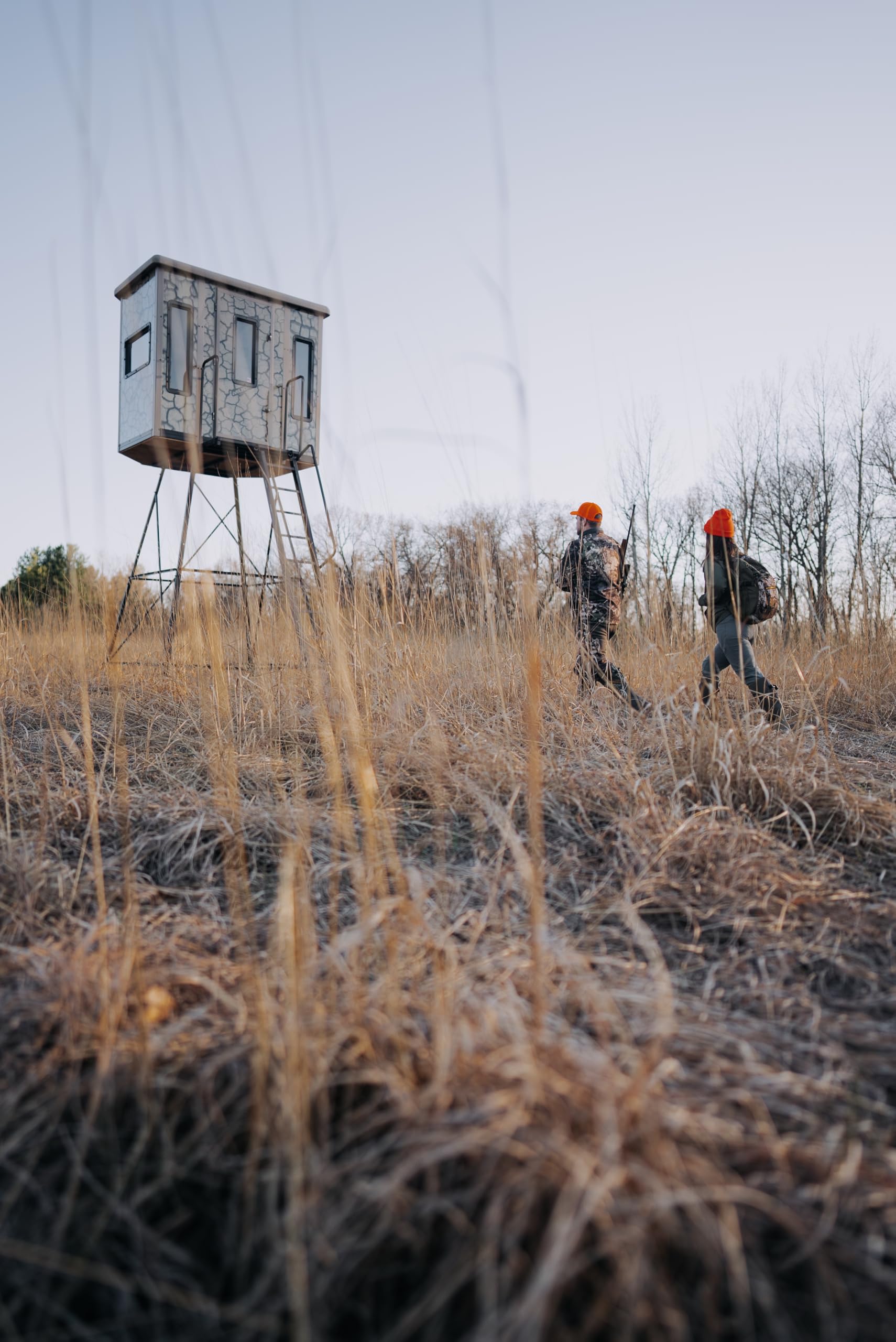 Muddy Box Blind Penthouse w/Elite 10' Tower, Steel Wall Construction, Cracked Mud Camo