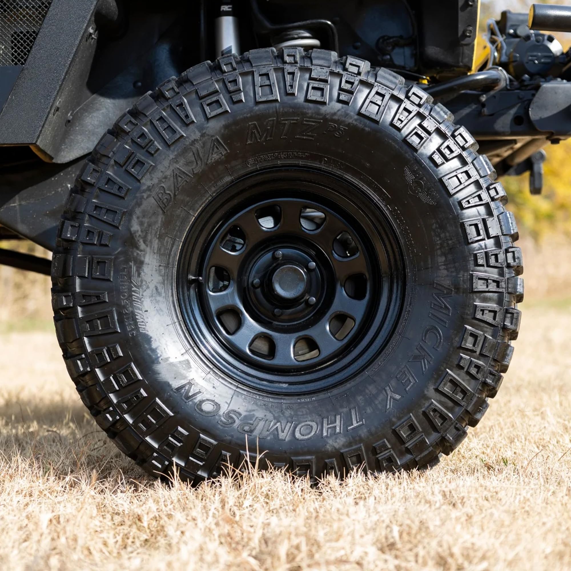 Rough Country Steel Black Wheel - 17x9, 5x5.5 Bolt Pattern, +0mm Offset, 4.25 Bore, Heavy-Duty D-Window Off-Road Rim for Trucks & Jeeps
