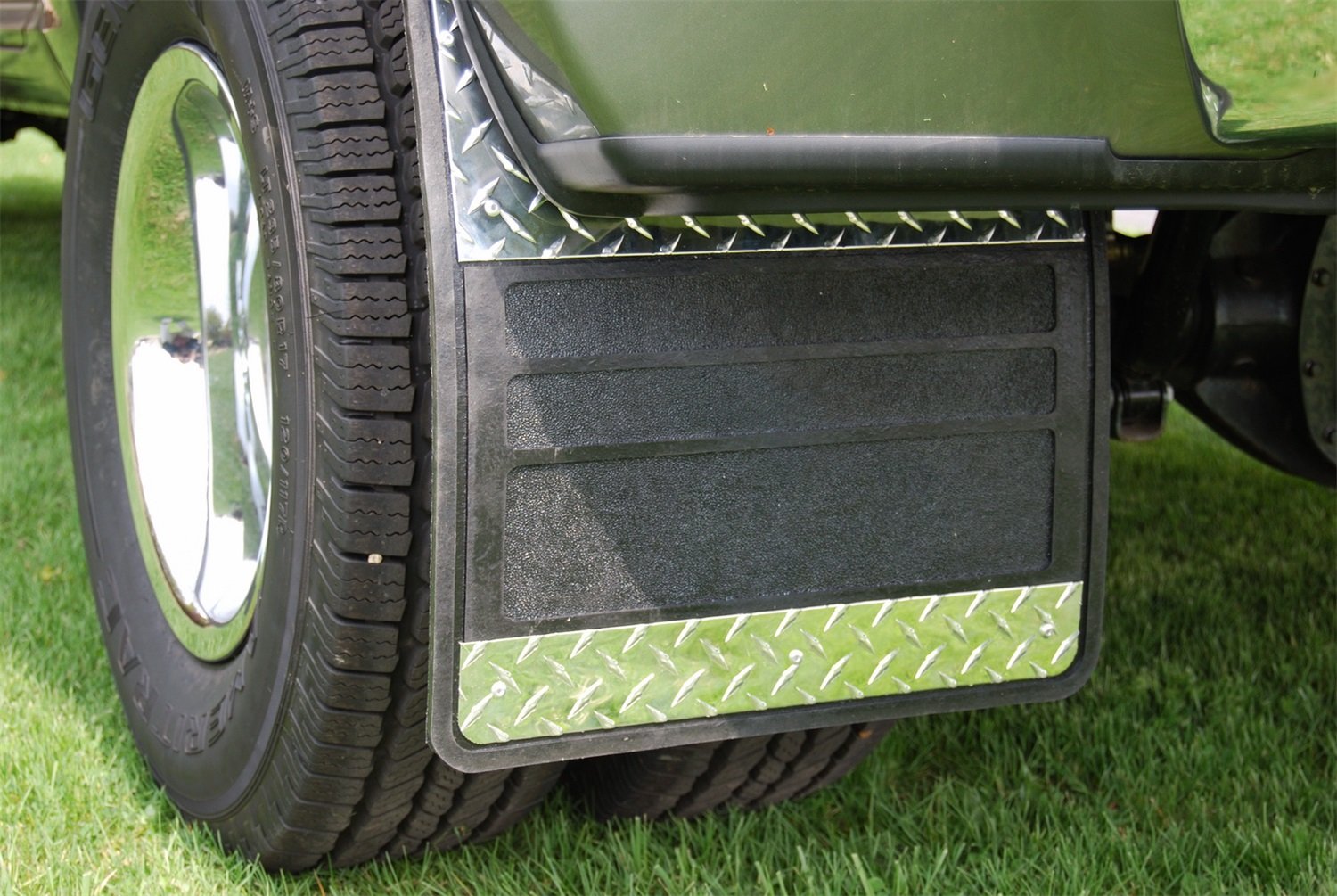 Custom Fit Owens Products Classic Series Dually Rubber Mudflaps 86RF100D