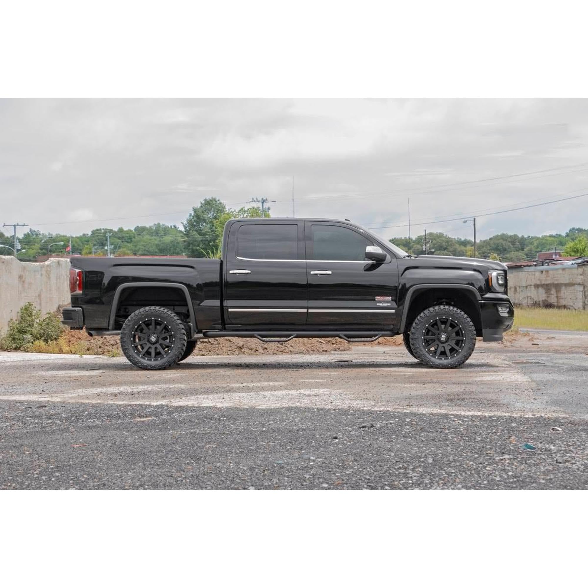 Rough Country 3.5" Lift Kit with M1 Struts/M1 Rear Shocks for GMC Sierra & Chevy Silverado 1500 (2014-2016) - Red Control Arms