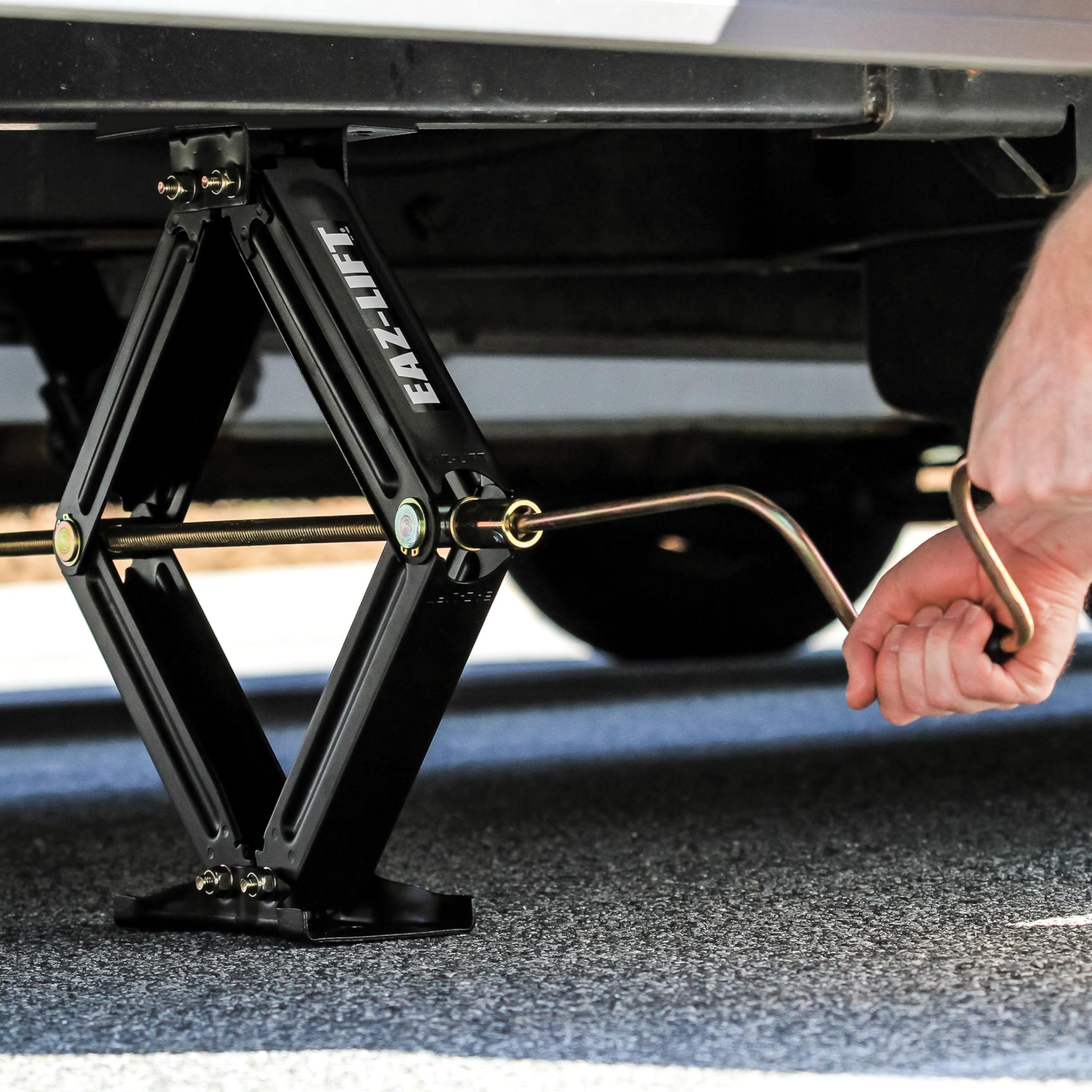 Camco 24-inch EAZ-Lift Stabilizing RV Scissor Jacks - Features a 7,500 lb Load Capacity - Heavy-Duty Steel Construction - Set of 2 (48830)