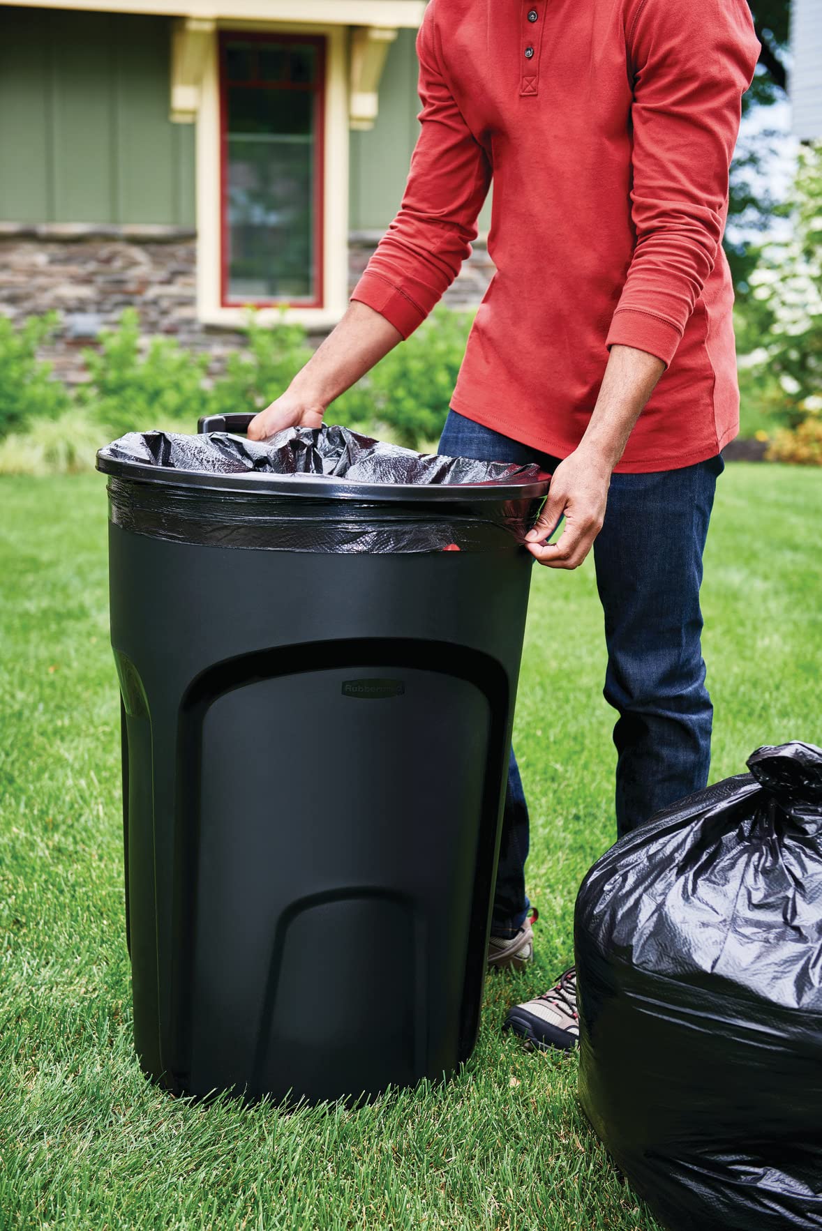 32G Rubbermaid Rollout Trash Can, Black