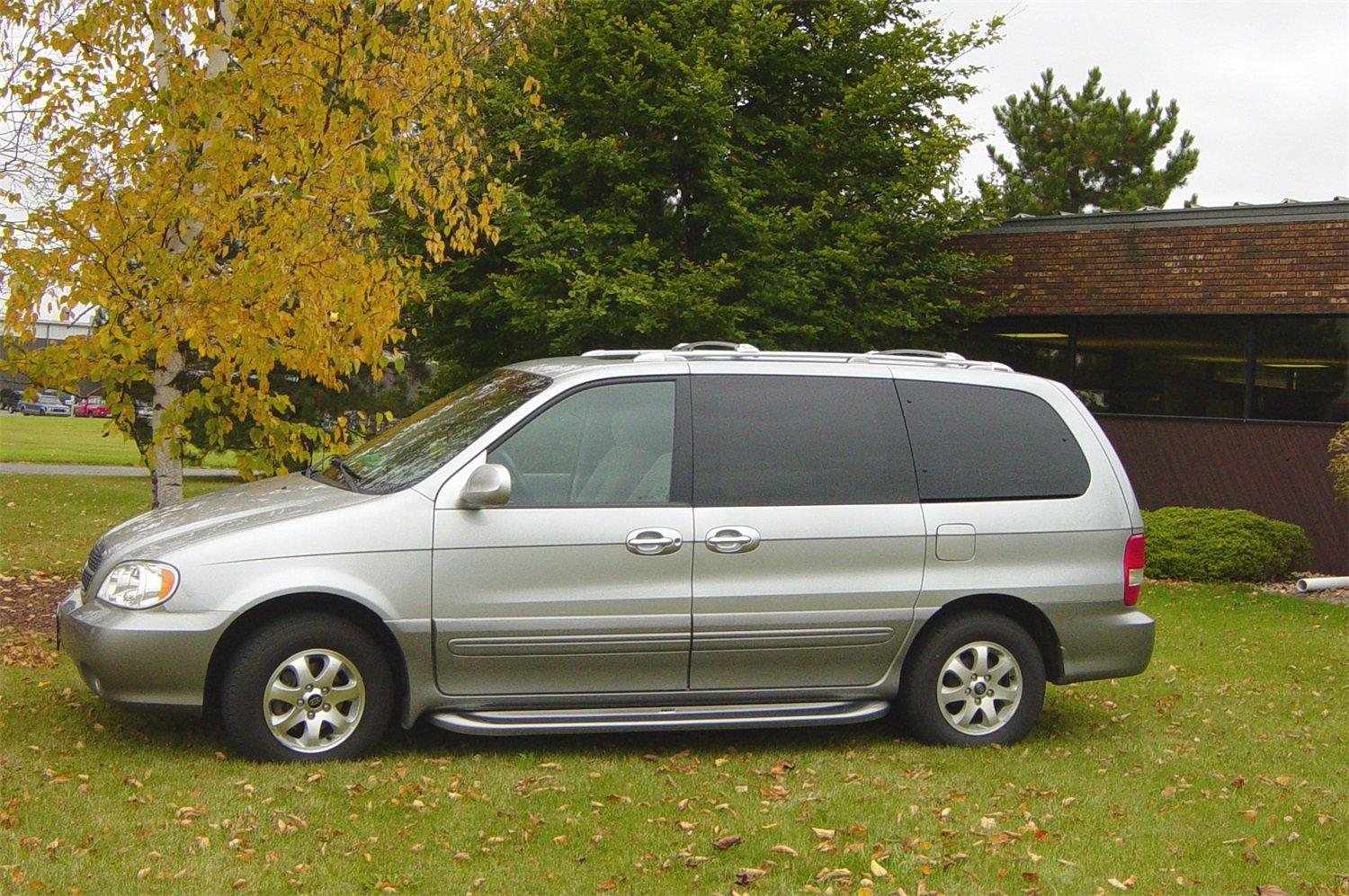 Owens Products Glastep 2170 Custom Molded Fiberglass Gray Running Boards 02-05 Kia Sedona Ex 06-14 Kia Sedona 07-09 Hyundai Entourage Fiberglass Gray, 1 Pack