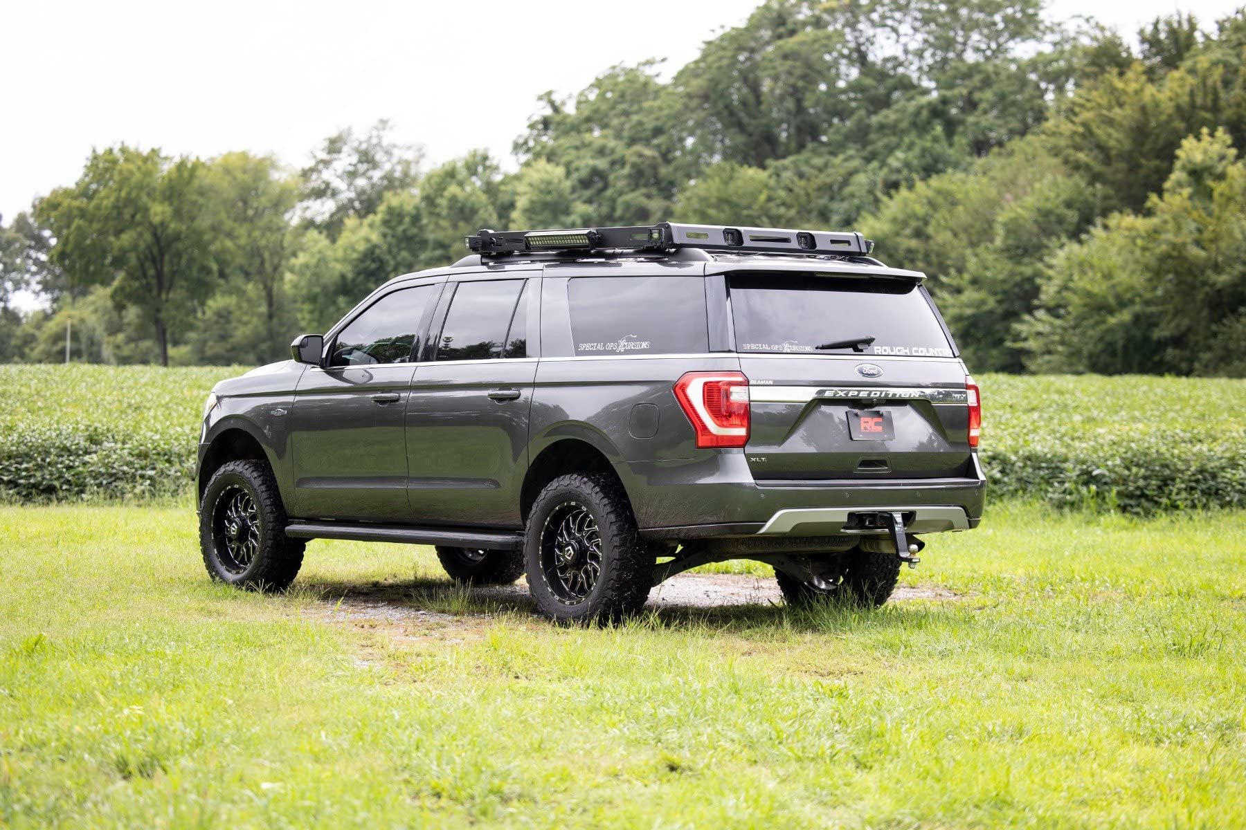 3" Suspension Lift Kit Rough Country for 2018-2024 Ford Expedition 4WD - 40231
