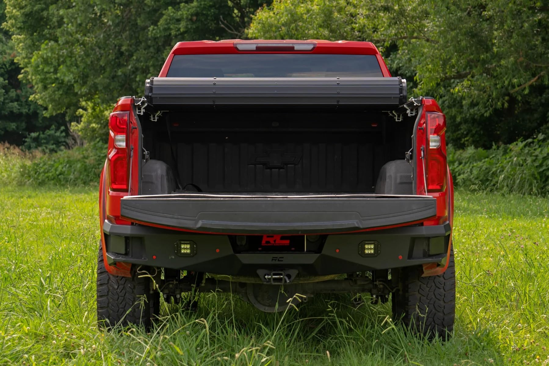 Rough Country Tonneau Cover Hard Roll-Up for Chevy Silverado & GMC Sierra 1500 (2019-2026) - Aluminum Truck Bed Cover, Fits 5'10 Bed Short Bed