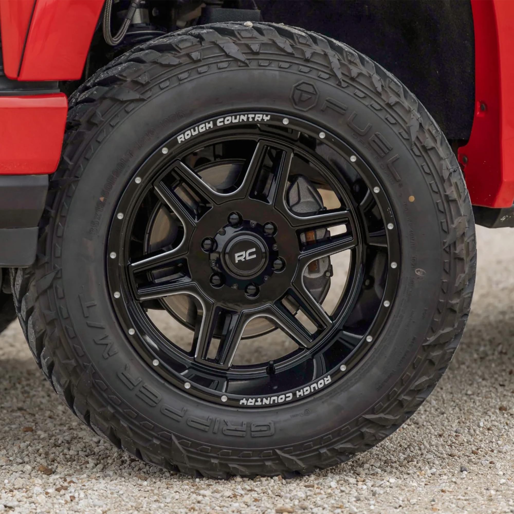 92 Series Rough Country Wheel - 18x9, 6x5.5 Bolt Pattern, +0mm Offset, Single-Piece Aluminum, Gloss Black with Milled Accents