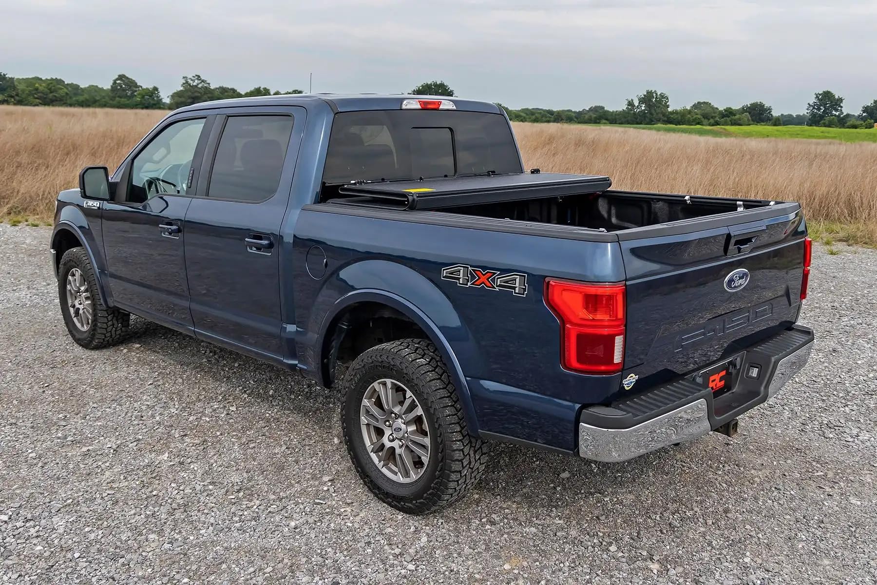 Hard Tri-Fold Tonneau Cover Rough Country for Ford Ranger (2019-2023) - Low-Profile Aluminum Truck Bed Cover, Fits 5' Bed (61")
