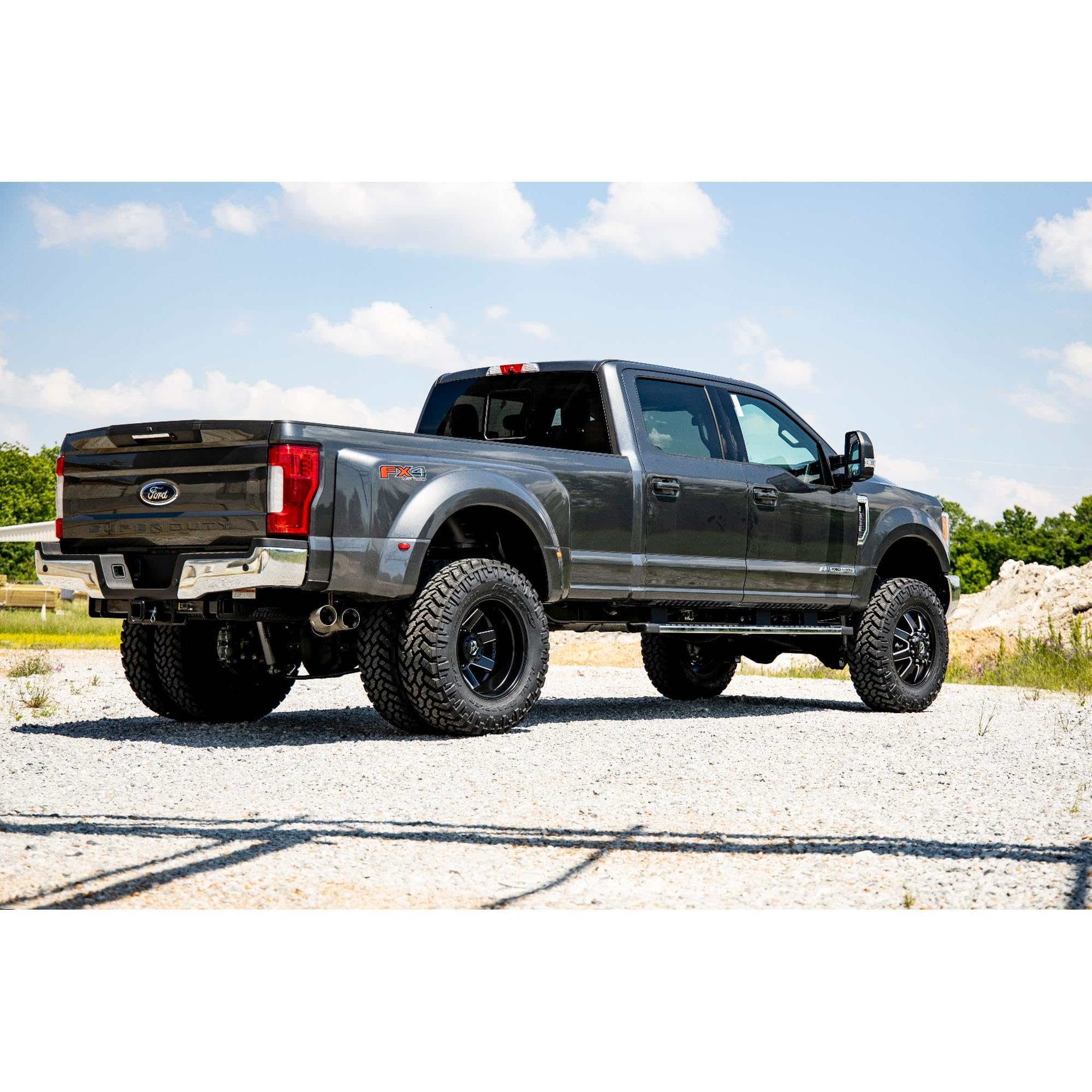 4WD Rough Country 4.5" Lift Kit for 2017-2022 Ford Super Duty Dually - 55940