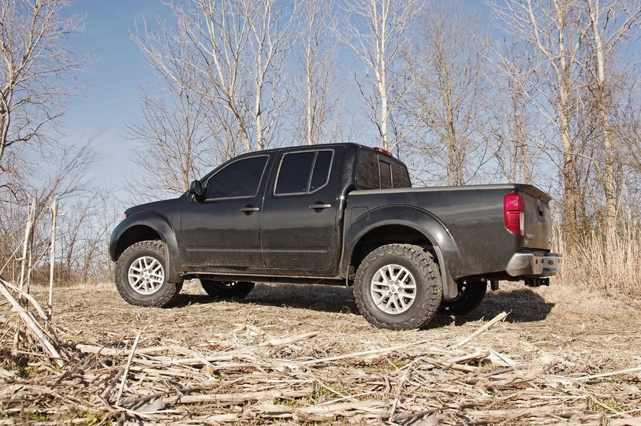 2.5" Rough Country Lift Kit for 05-24 Nissan Frontier | Anodized Red - 867RED