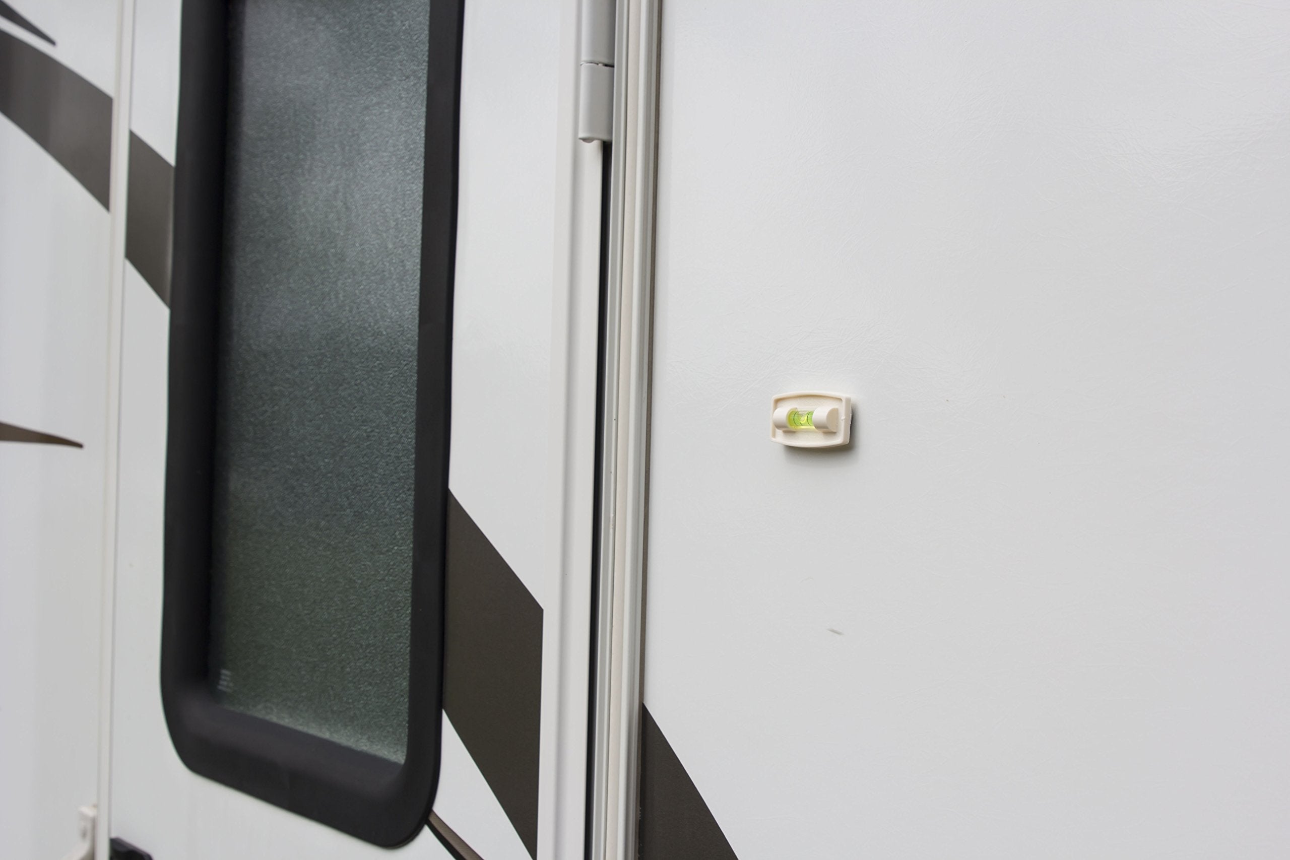 Small Hopkins Towing Solutions 03925 Screw-On Level