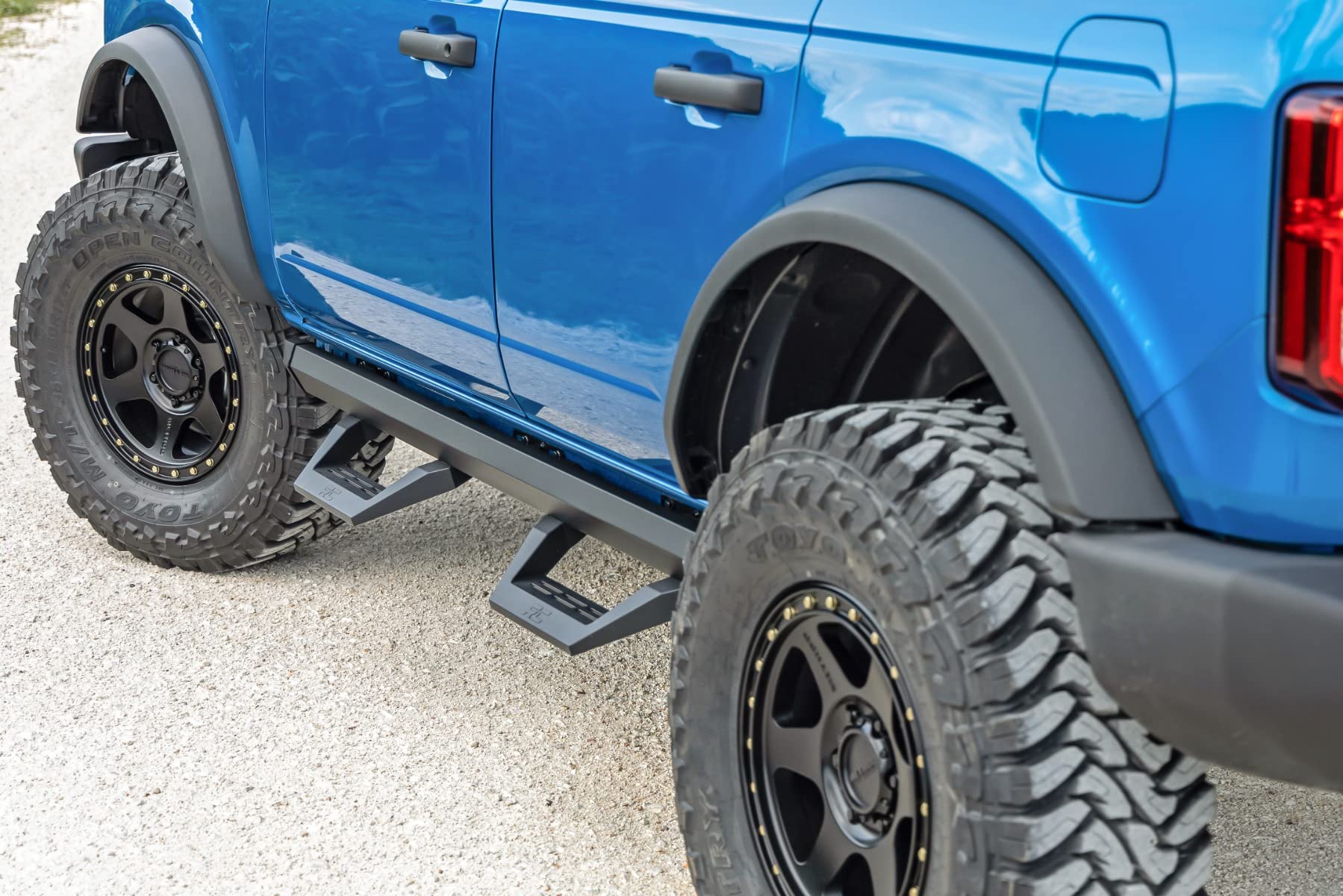 Rough Country Adjustable SRX2 Aluminum Steps for Ford Bronco (2021-2025) 4-Door - Modular Running Boards with Slide-Adjust Steps