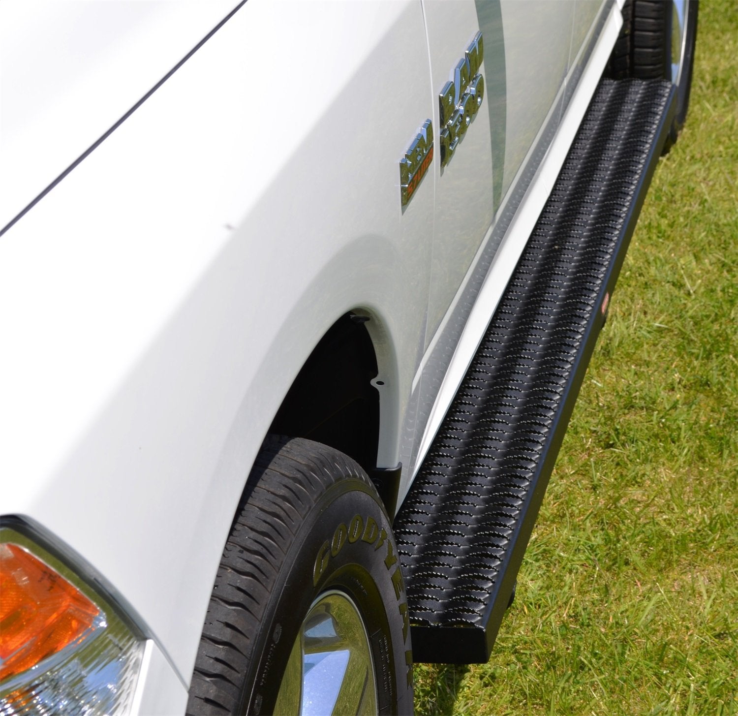 13+ RAM CREWCAB Owens Products GRIPSTRUT 82355