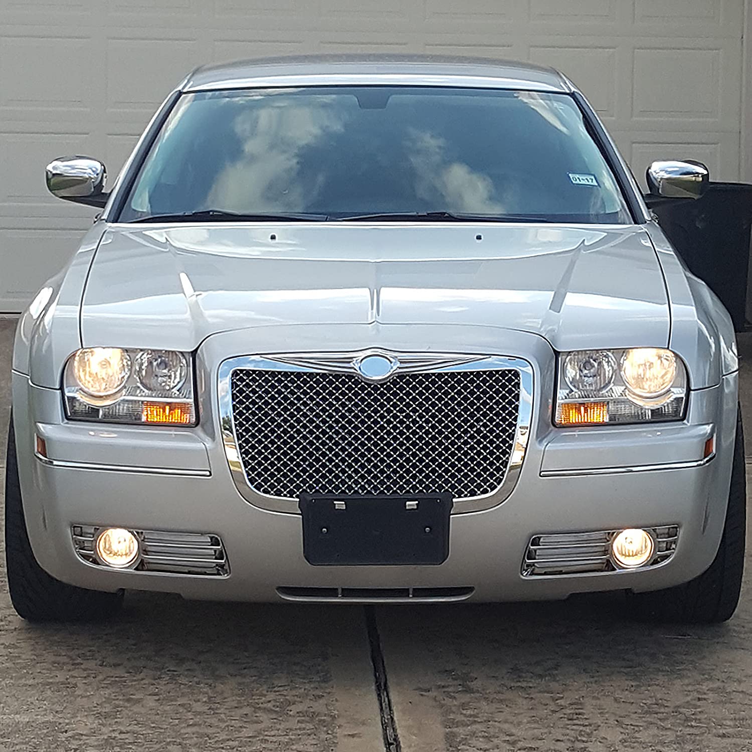 Front Chrome Mesh Grill Grille Spec-D Tuning Compatible with 2005-2010 Chrysler 300 300C