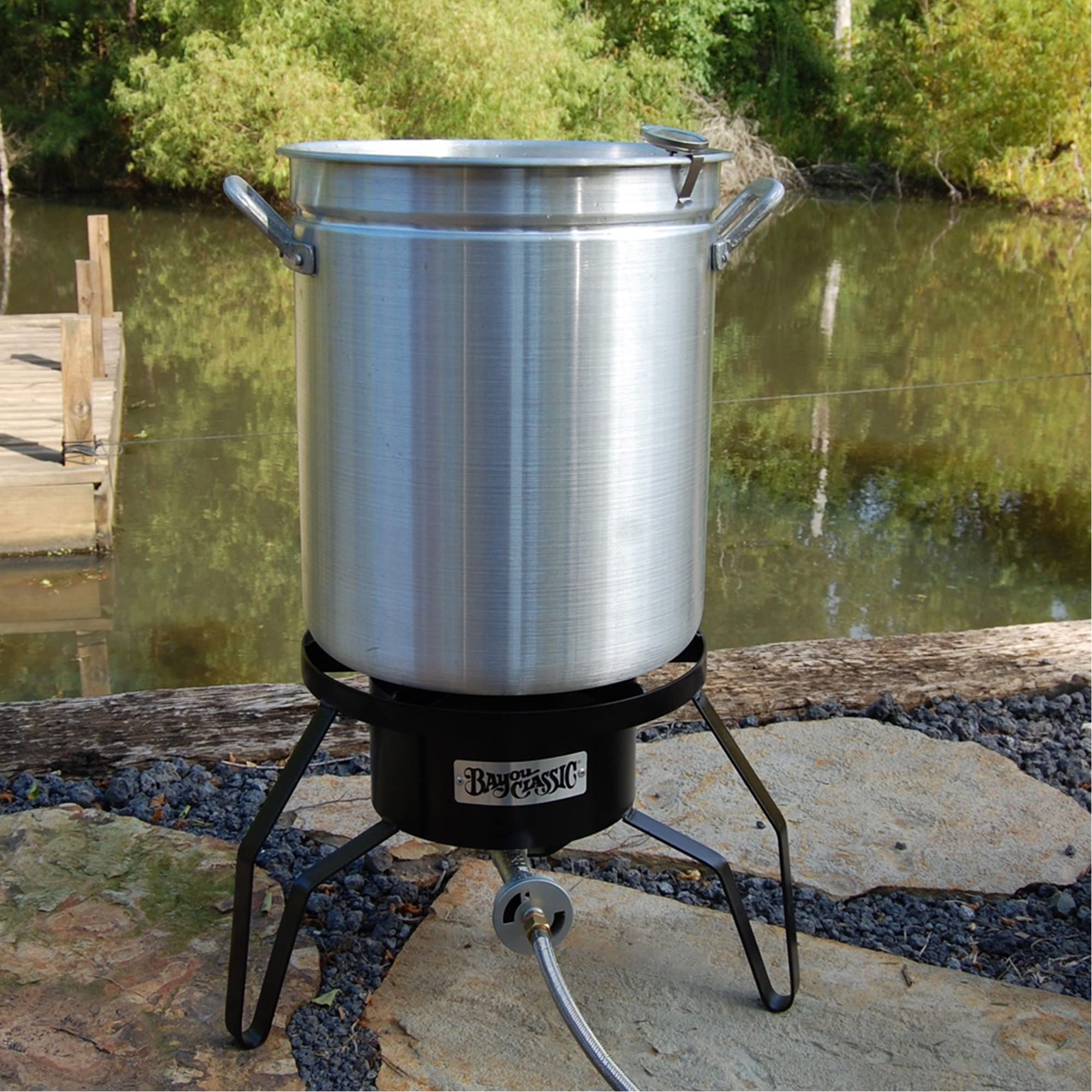 Bayou Classic 4225 Grand Gobbler 42-qt Aluminum Turkey Features Vented Lid Heavy-Duty Riveted Handles Perforated Poultry Rack 12-in Stainless Fry Thermometer 2-oz Seasoning Injector