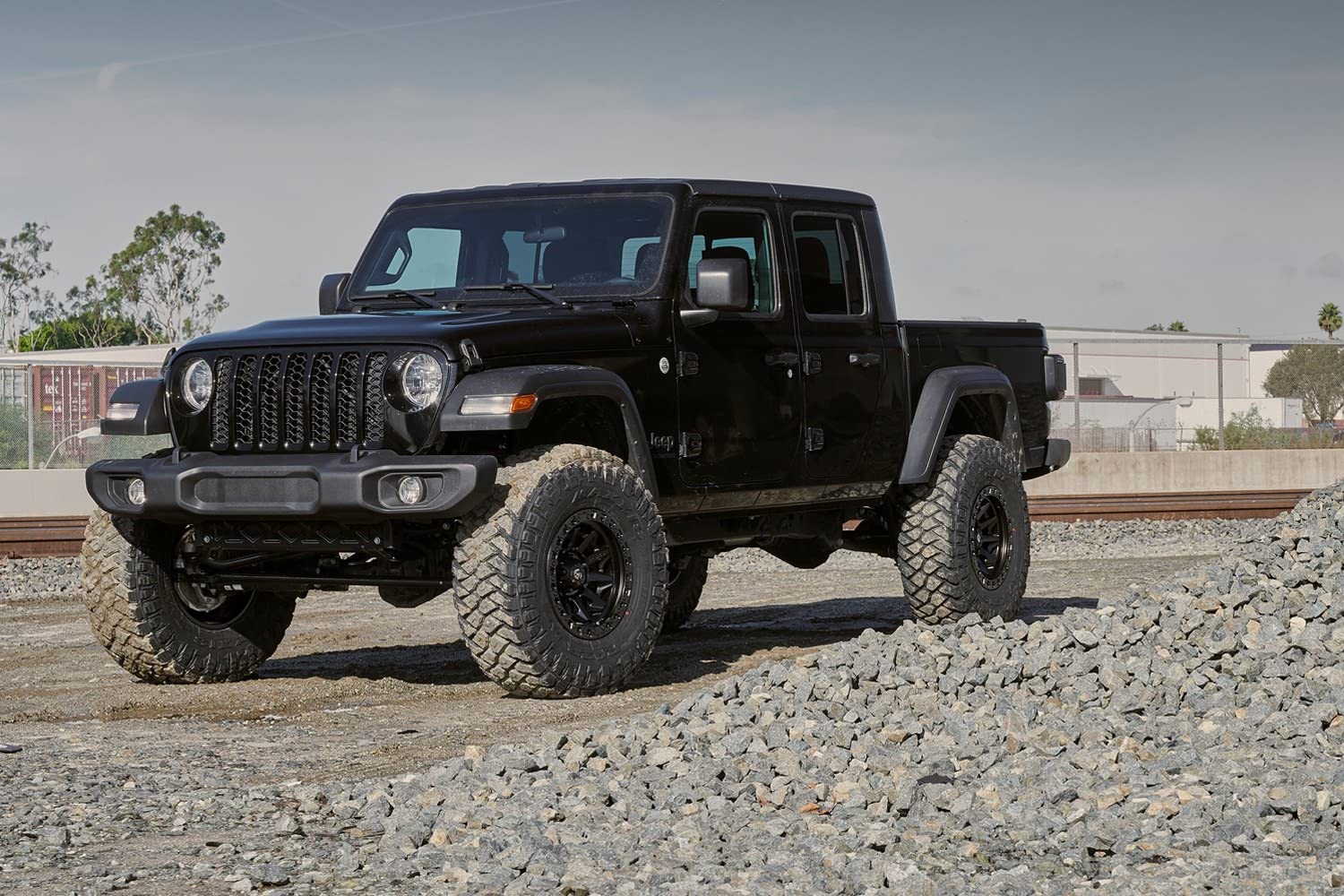 D694 COVERT FUEL OFF-ROAD 18X9, 5X5.5, 5.04, 1mm MATTE BLACK - D6941890B550