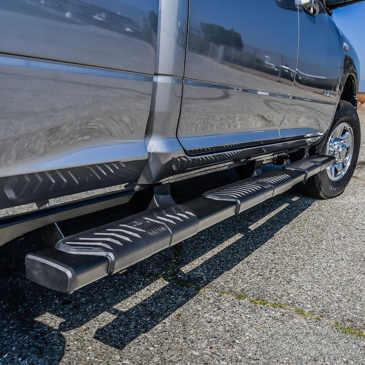 Westin R5 28-534785 Wheel to Wheel Modular Nerf Bars fits 2019-2024 Ram 2500 3500 Crew Cab 6'5" Bed Textured Black Pair