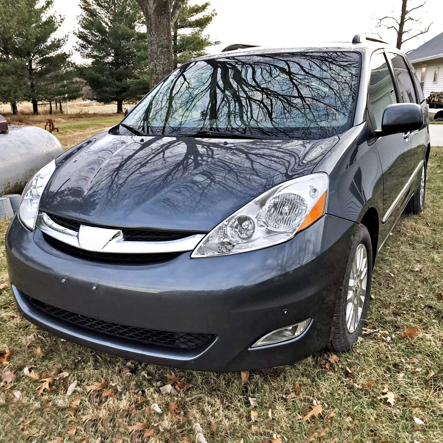 Chrome Headlights SPEC-D TUNING Compatible with 2006-2010 Toyota Sienna, Left + Right Pair Headlamp Assembly
