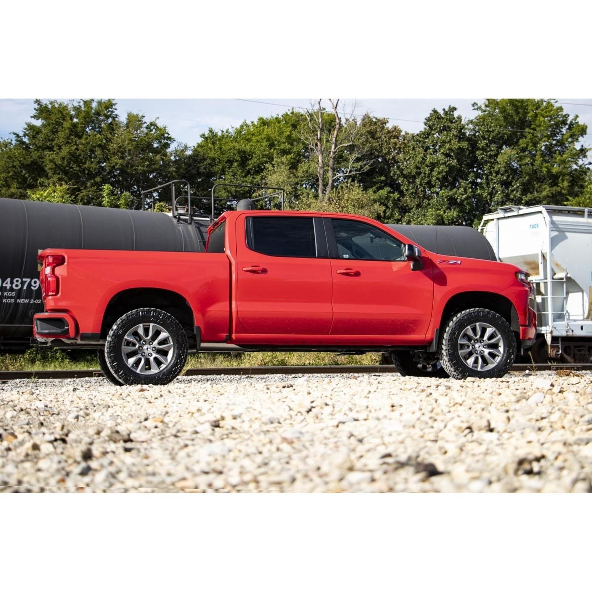3.5" Rough Country Lift Kit w/N3 Struts for 22-25 Chevy Silverado 1500-28231RED