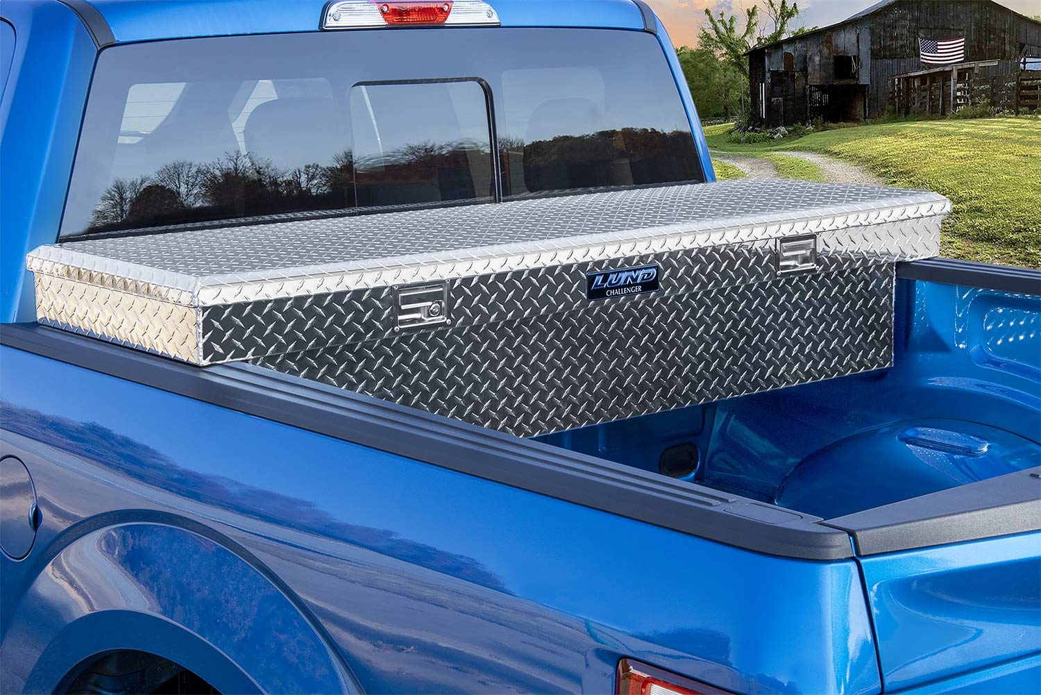 Lund Challenger Series 5400 Brite Singe-Lid Crossover Specialty Storage Box