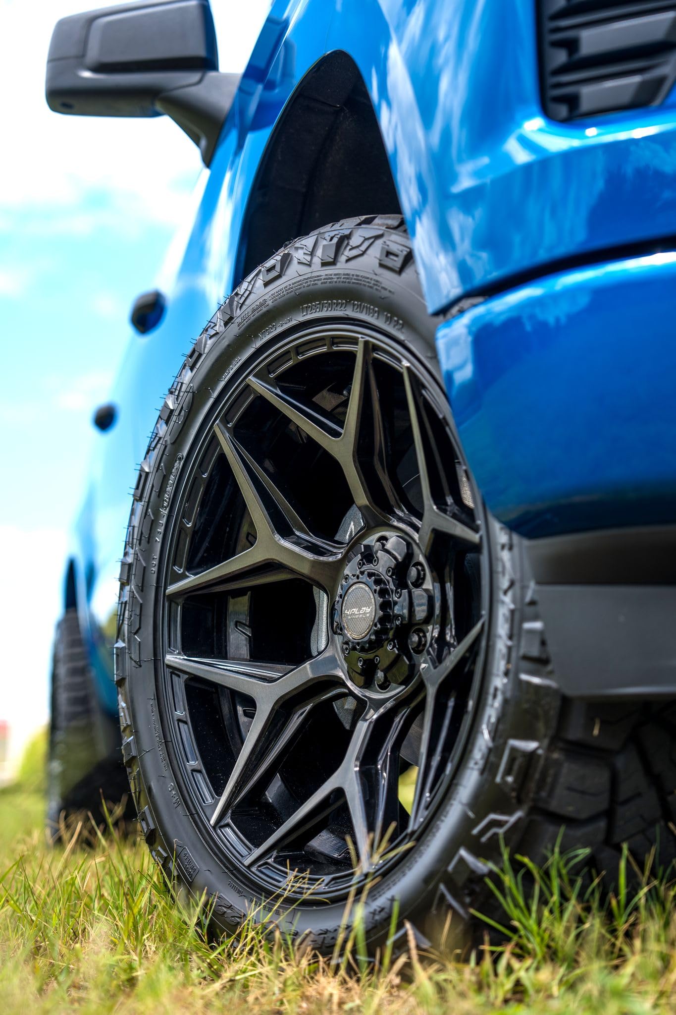 22 Inch 4PLAY Wheels Rim 4P06 Fits 5x127 & 5x139.7 22x10 Gloss Black Brushed with Tinted Clear (1)