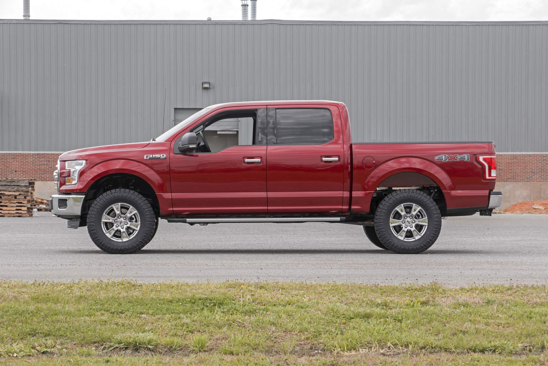 2" Rough Country Leveling Kit w/N3 Struts for 2014-2020 Ford F-150 4WD - 50006