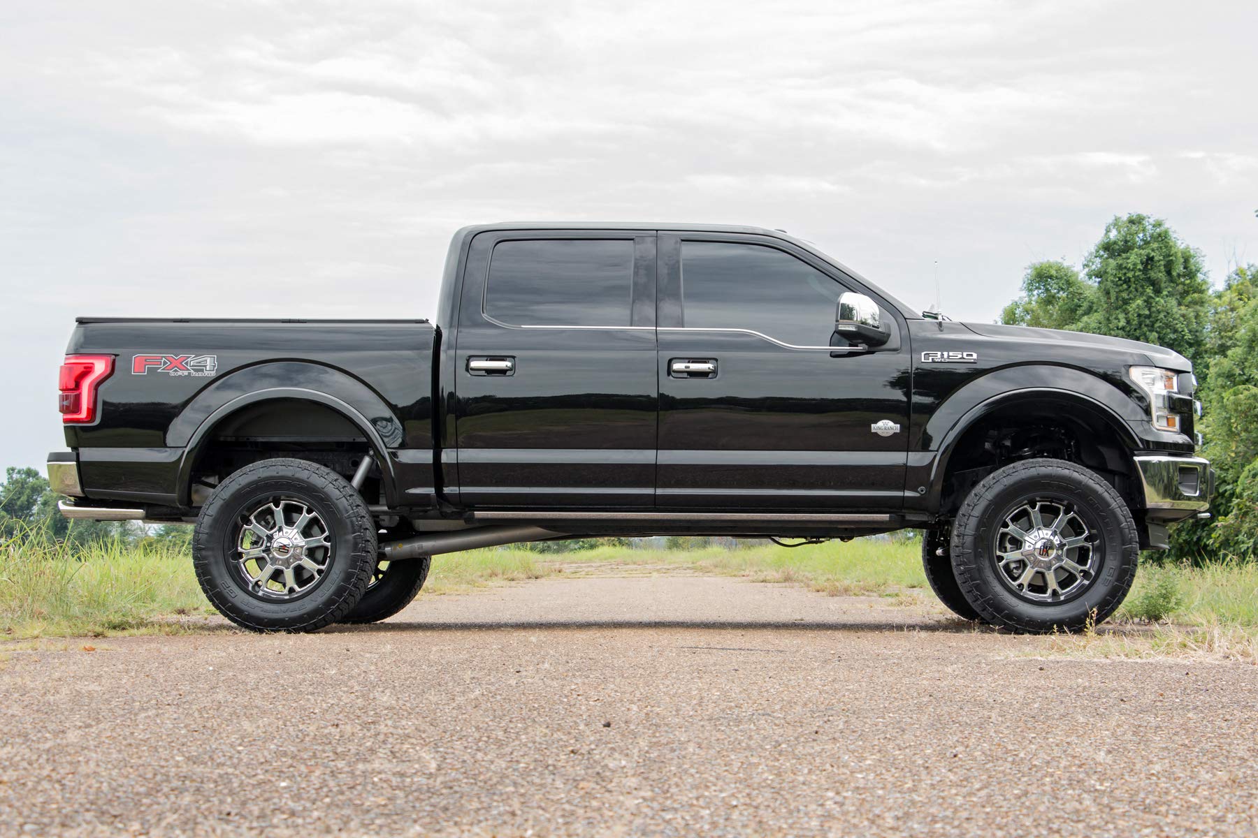 6" Suspension Lift Kit Rough Country for 2011-2014 Ford F-150 2WD - 57330