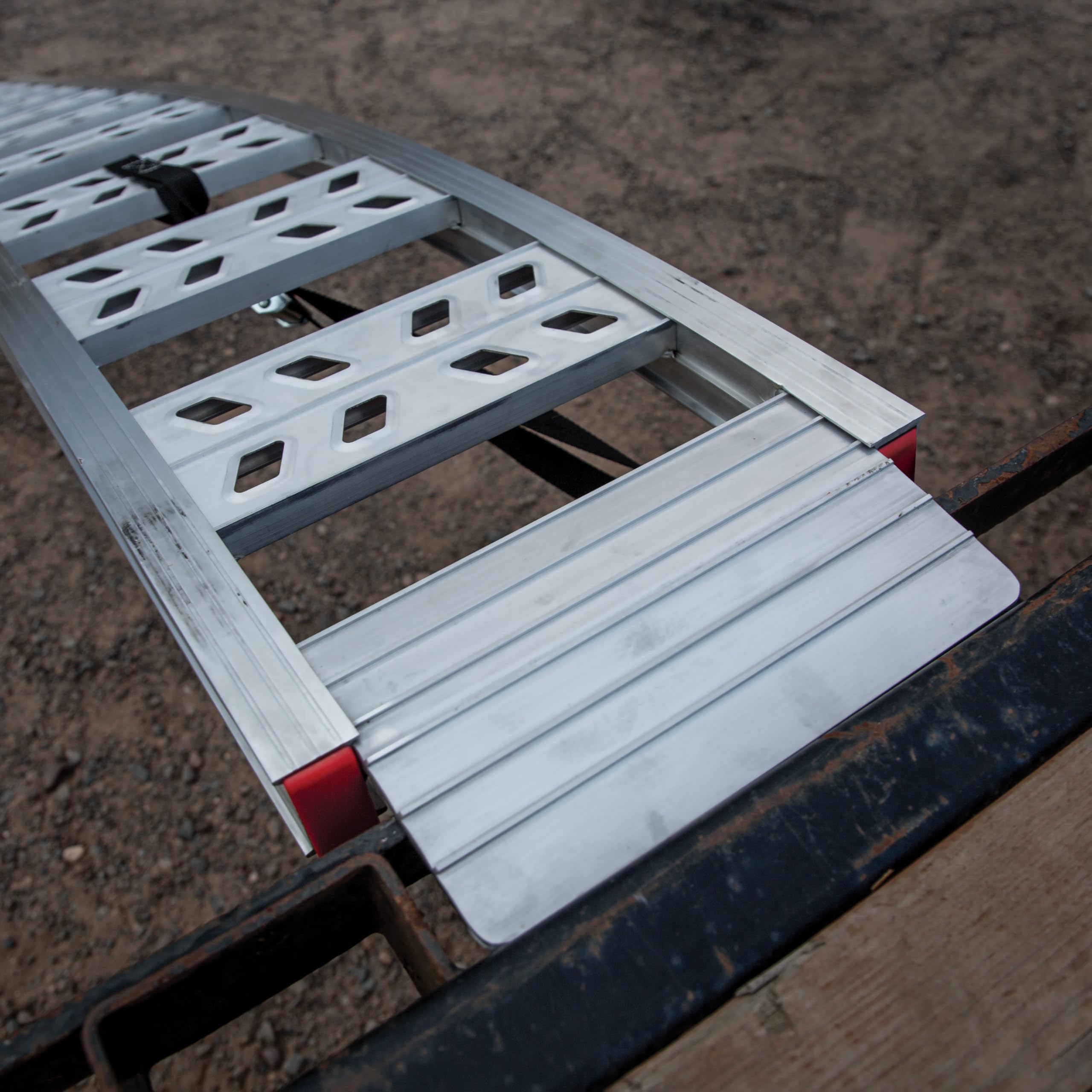 90” Yutrax® Heavy-Duty Arched Ramps, High-Strength Extruded Aluminum, 3000 lb. Load Capacity, Arched Design, ATV/UTV/Golf Cart/Riding Lawn Mower Loading, Pair, YR501