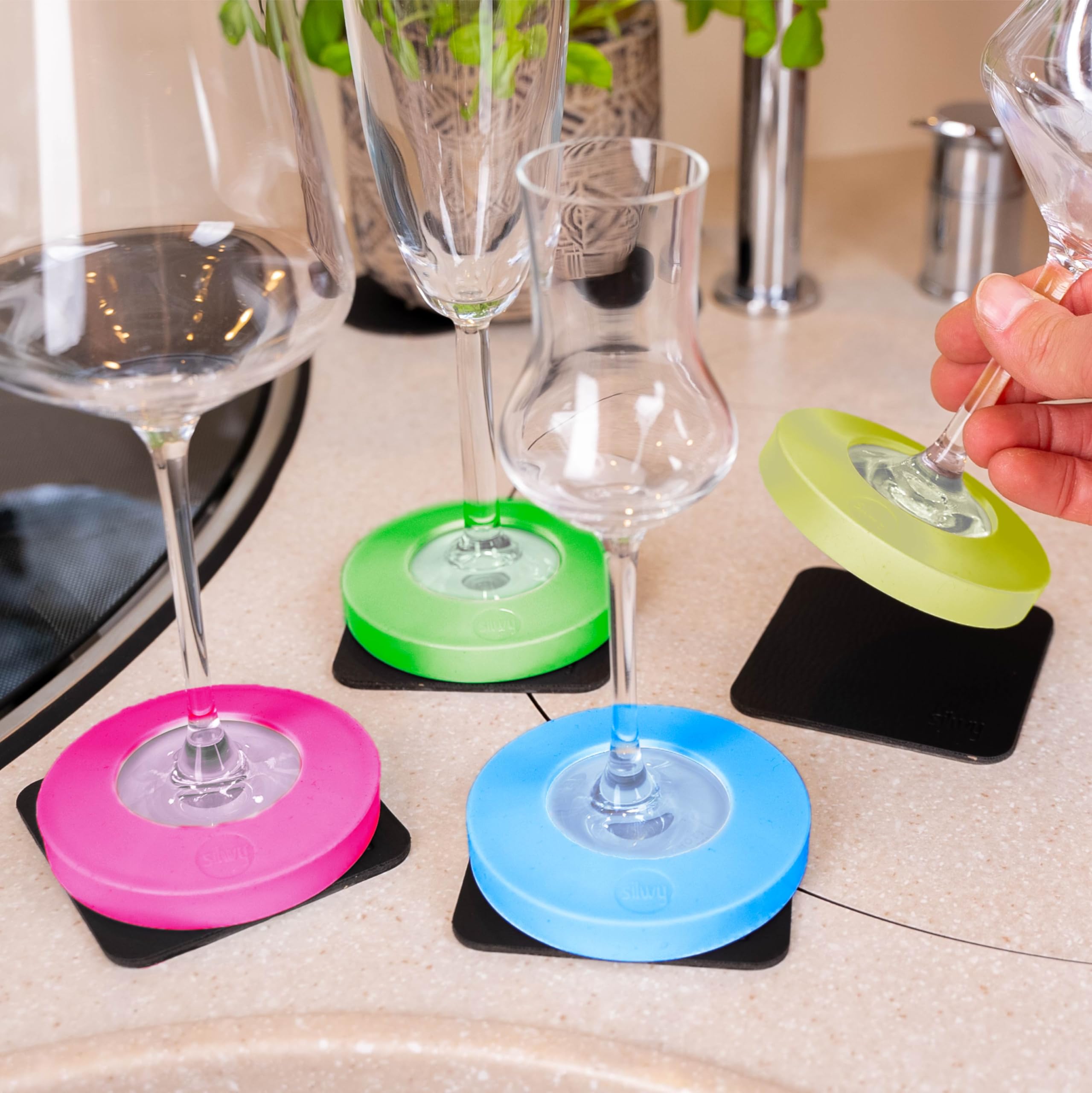 Rainbow Magnetic Adapter Set silwy® for Stem Glasses – 6 Colorful Adapters with 6 Black Metal Nano-Gel Pads – Retrofit System for Wine, Champagne & Pilsner Glasses