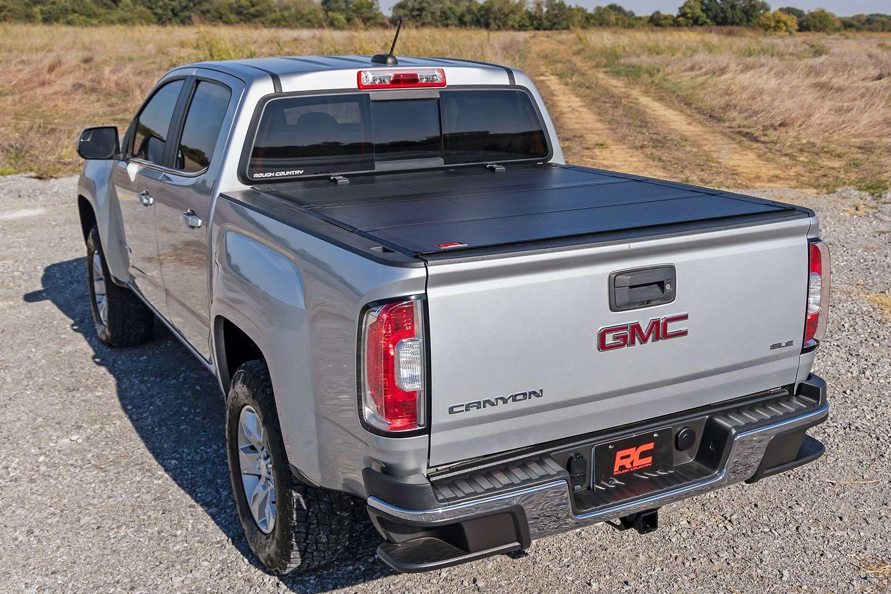 Rough Country Hard Tri-Fold Tonneau Cover for Chevy Colorado & GMC Canyon (2015-2026) - Aluminum Flip-Up Folding Bed Cover, Fits 5' (60") Bed