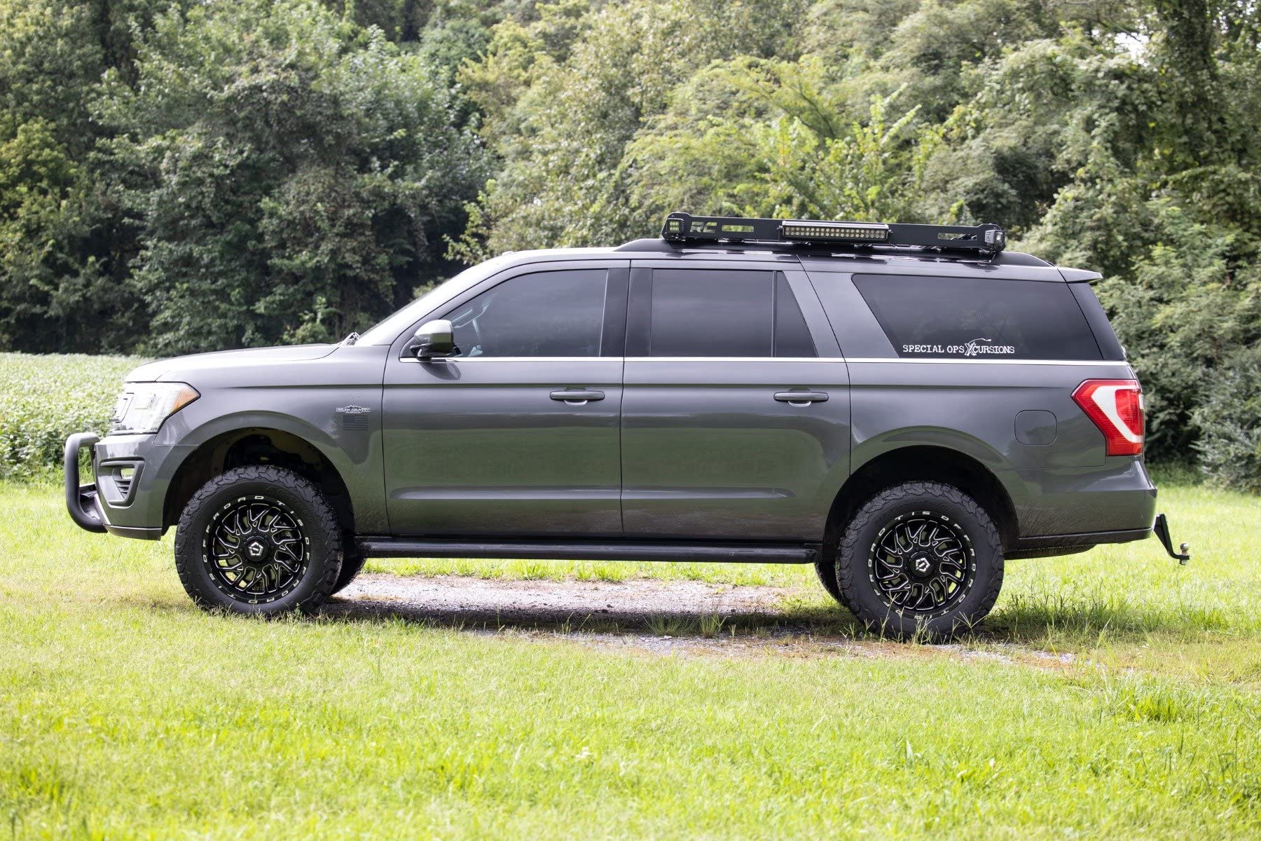 3" Suspension Lift Kit Rough Country for 2018-2024 Ford Expedition 4WD - 40231