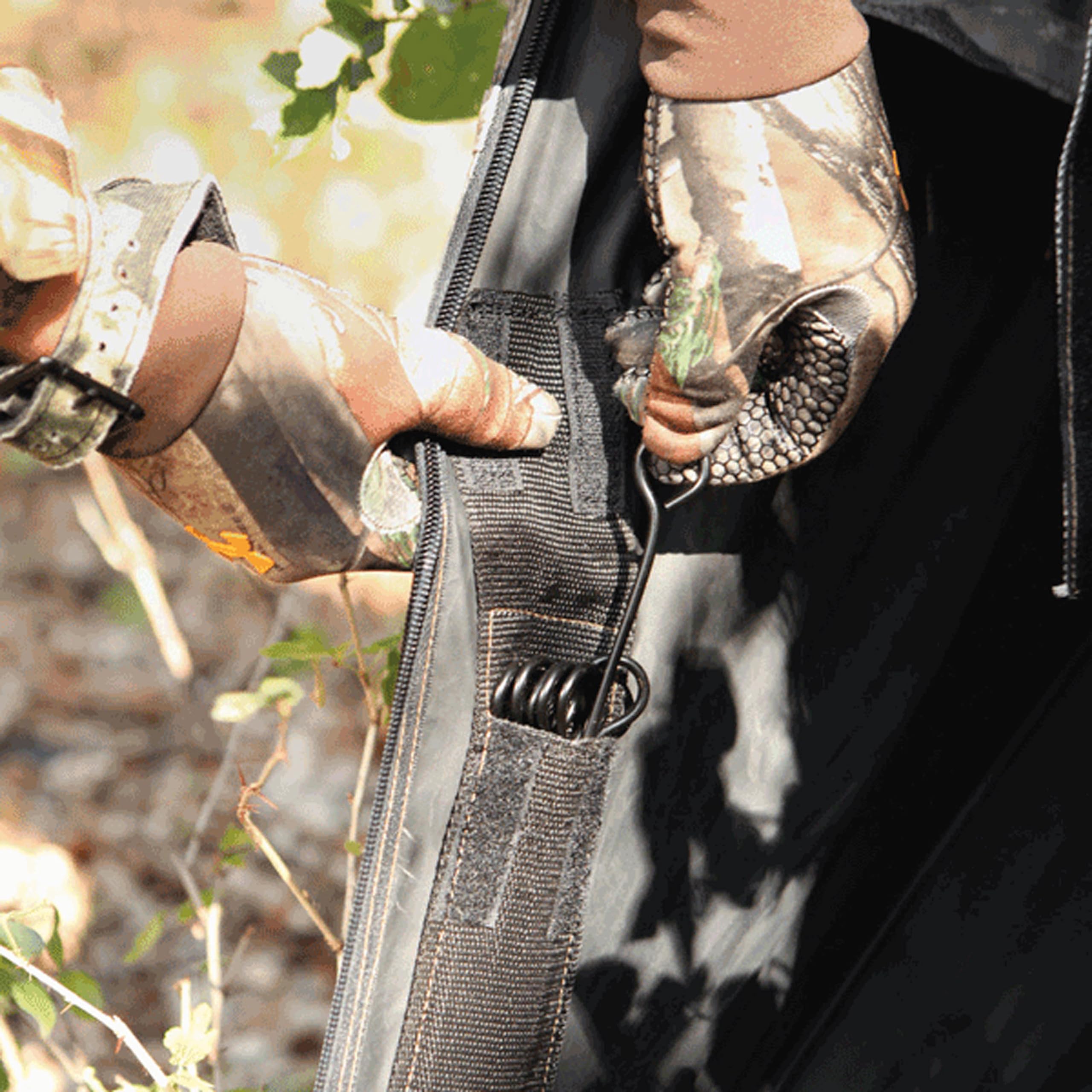 Muddy 360-Degree Viewing VS360 Durable Water-Resistant 3 Person Black Backed Quick Setup Portable Hunting Outdoor Ground Blind, Carry Bag Included, Epic Camo
