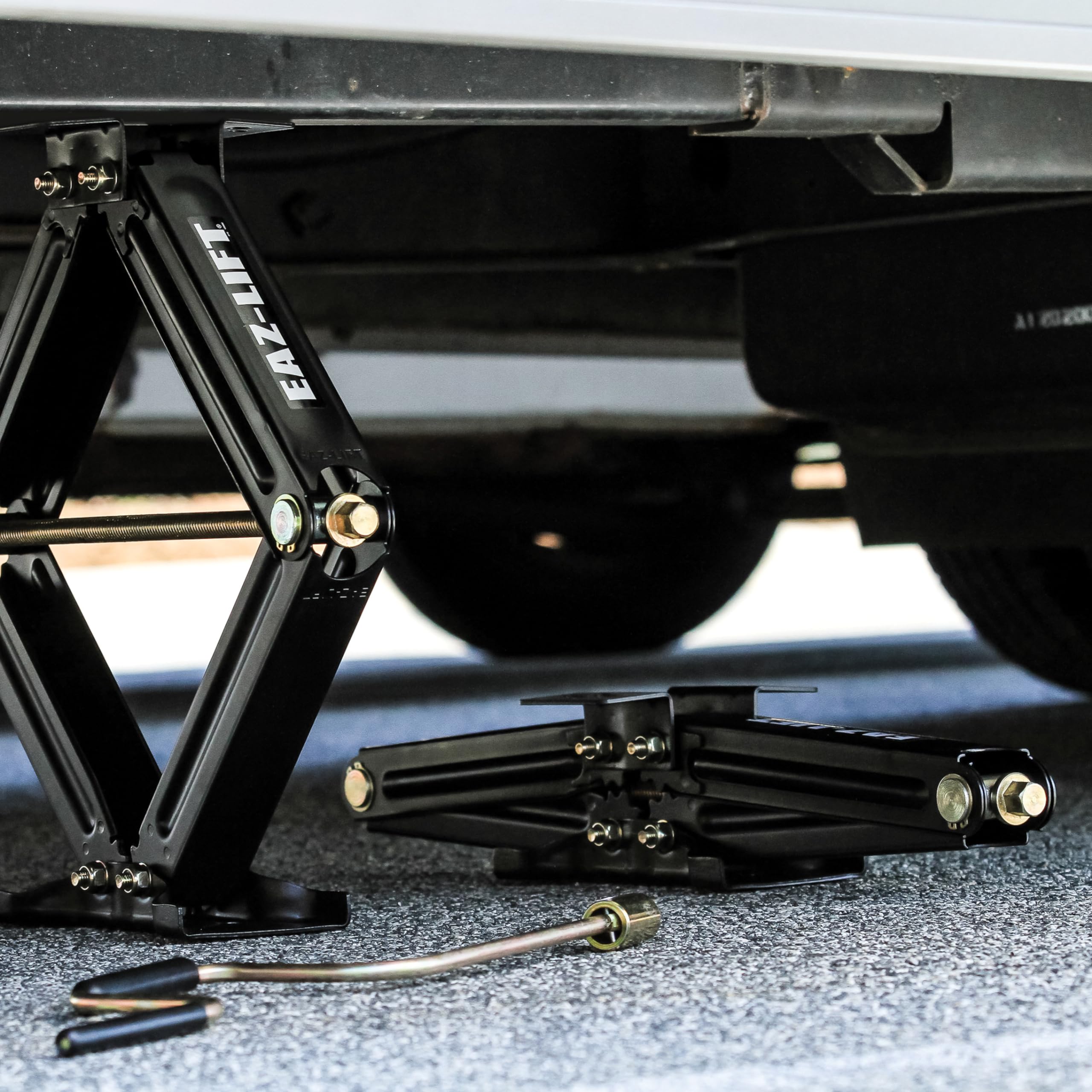 EAZ-Lift Camco 30-Inch Stabilizing RV Scissor Jacks - Features a 5,000lb Load Capacity - Heavy Duty Steel Construction - Set of 2 (48840)