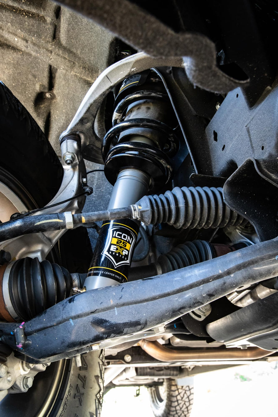 ICON, 2.5 EXP Coilover, Front, 2.38-3.75" Lift, Compatible with 2019-2023 GM 1500, 71607